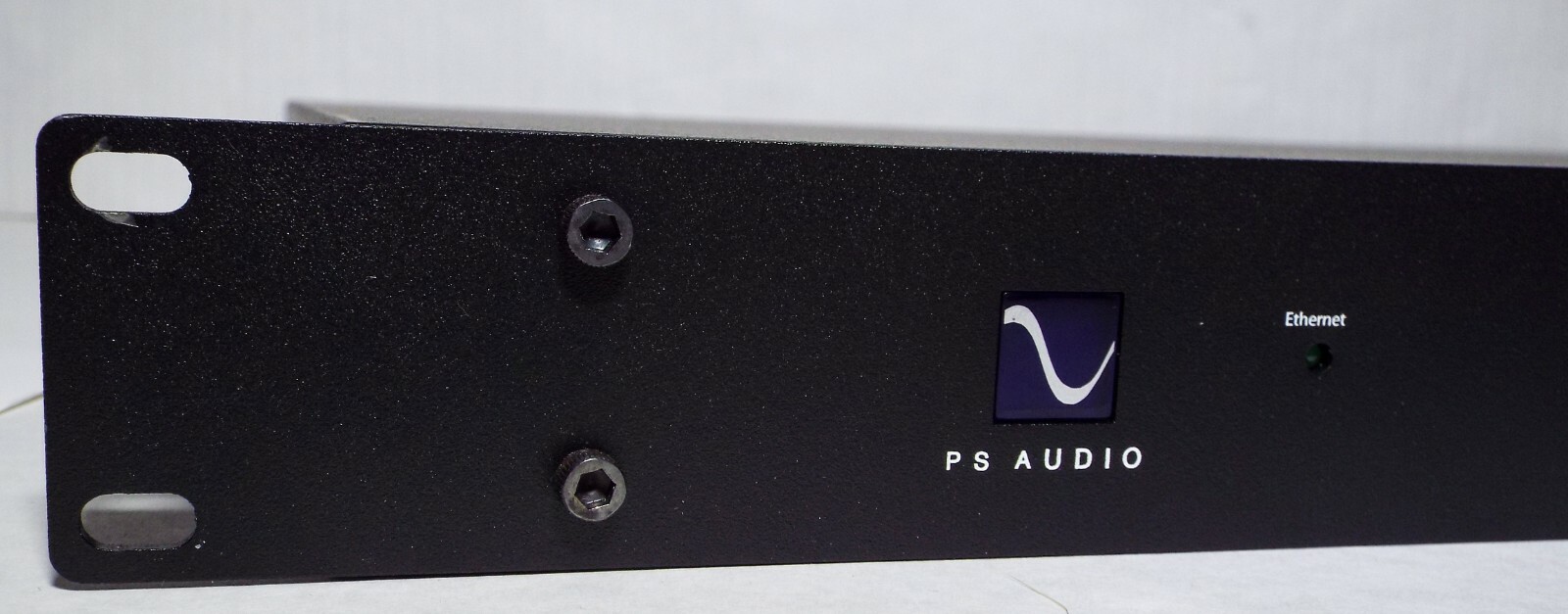 PS AUDIO - PowerPlay 8500 Power Conditioner in good condition -Use for 110V only