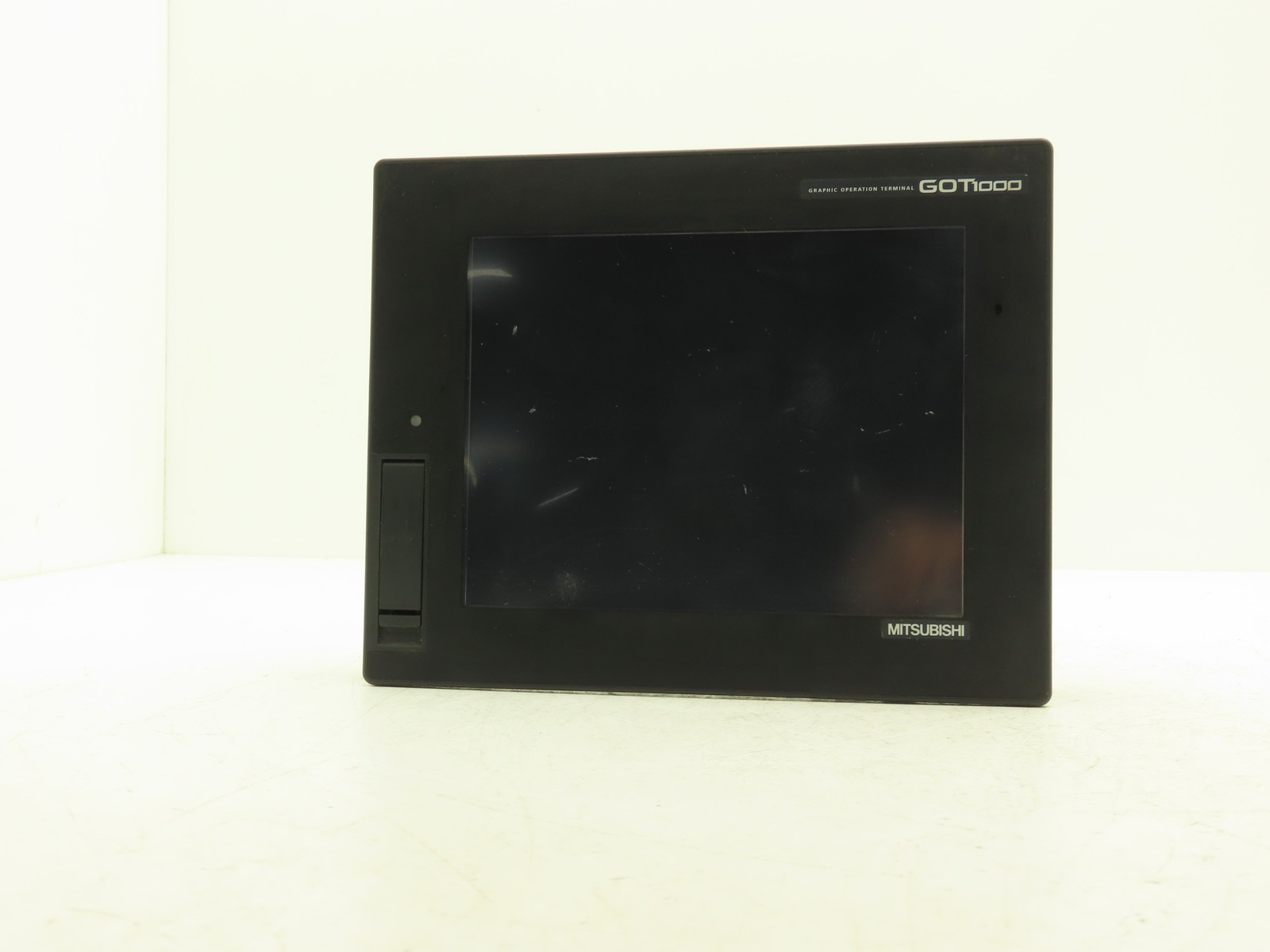 Mitsubishi GT1665M-VTBD 8.4" Color Touch Panel SVGA 800x600p 24VdC Color LCD