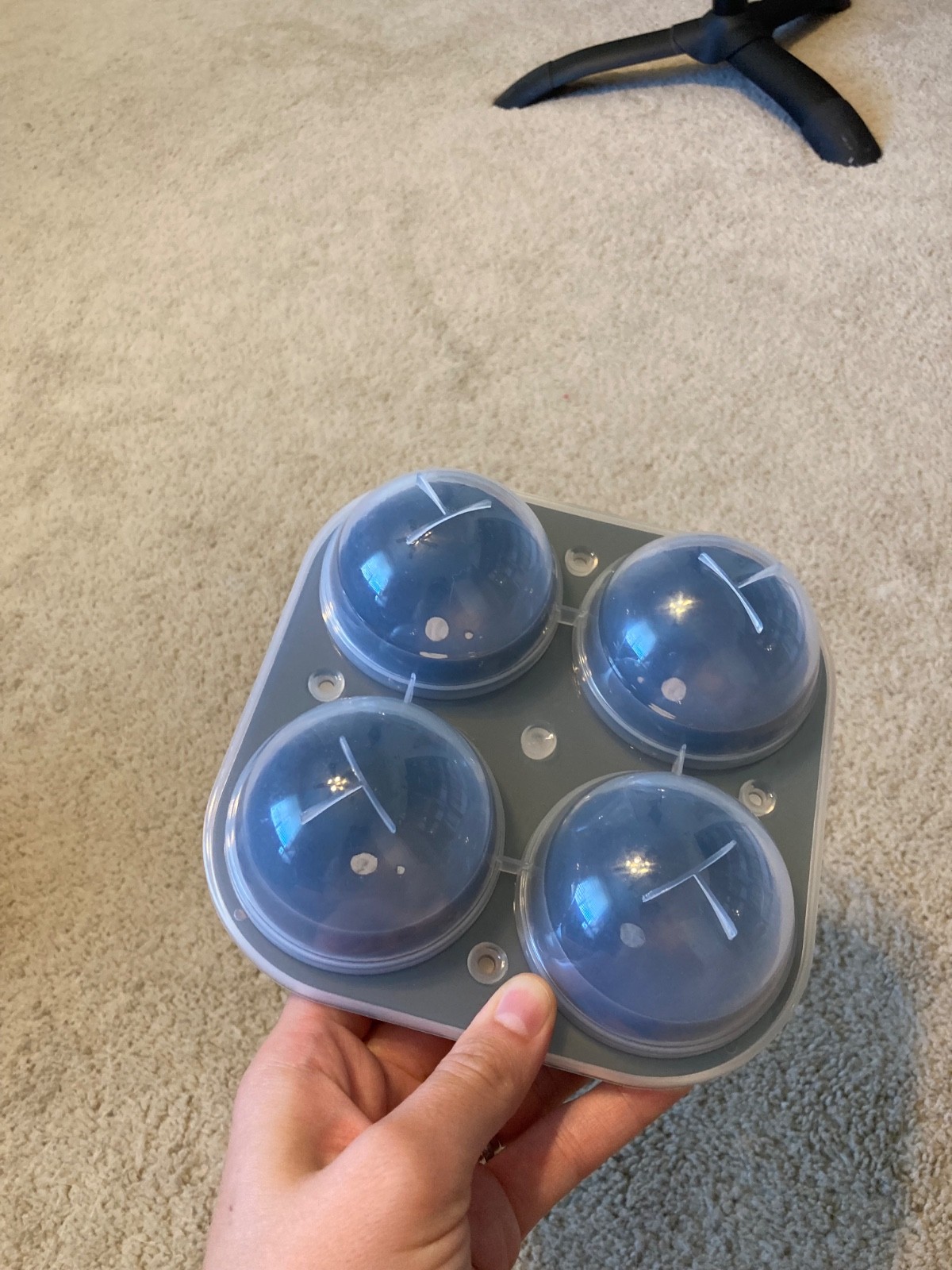 Samuelworld Large Silicone Premium Ice Tray 2.5 Inches Sphere Ice Molds