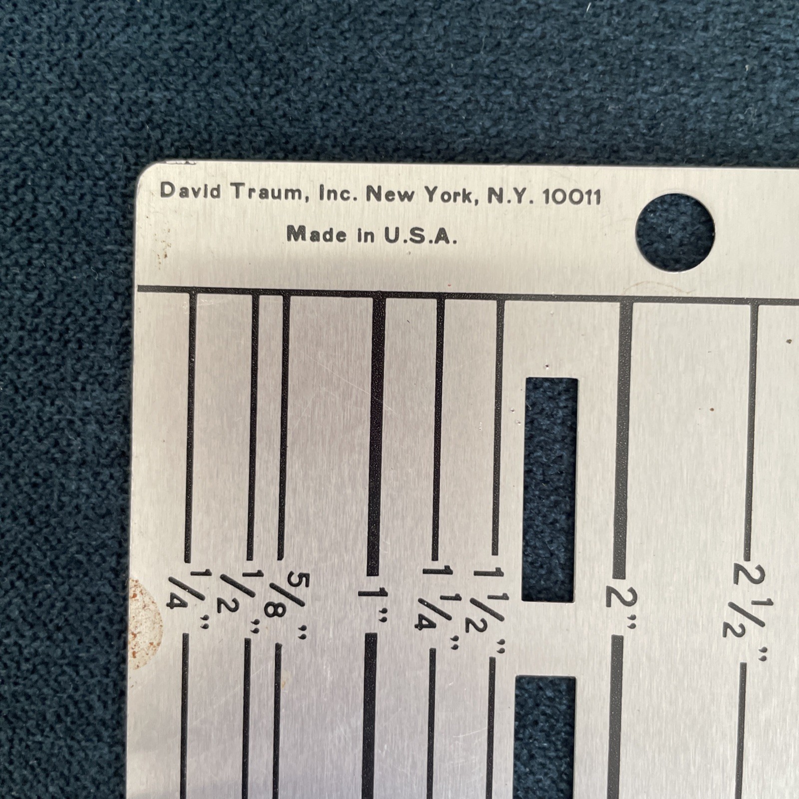 vintage Traum Dressmaker Hem-Aid and Button Hole Guide