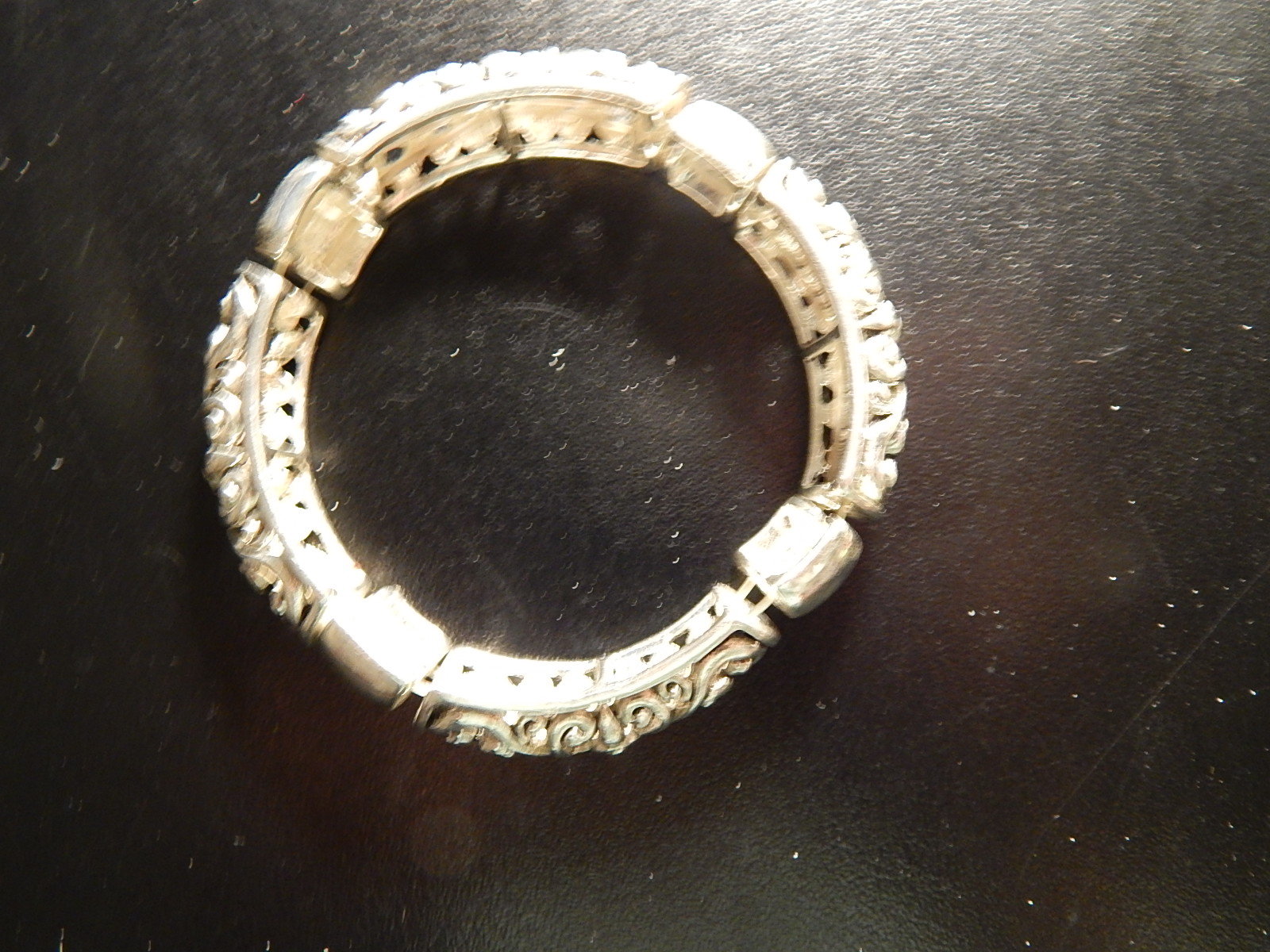 SILVER-TONE BRACELET! VV232XCX