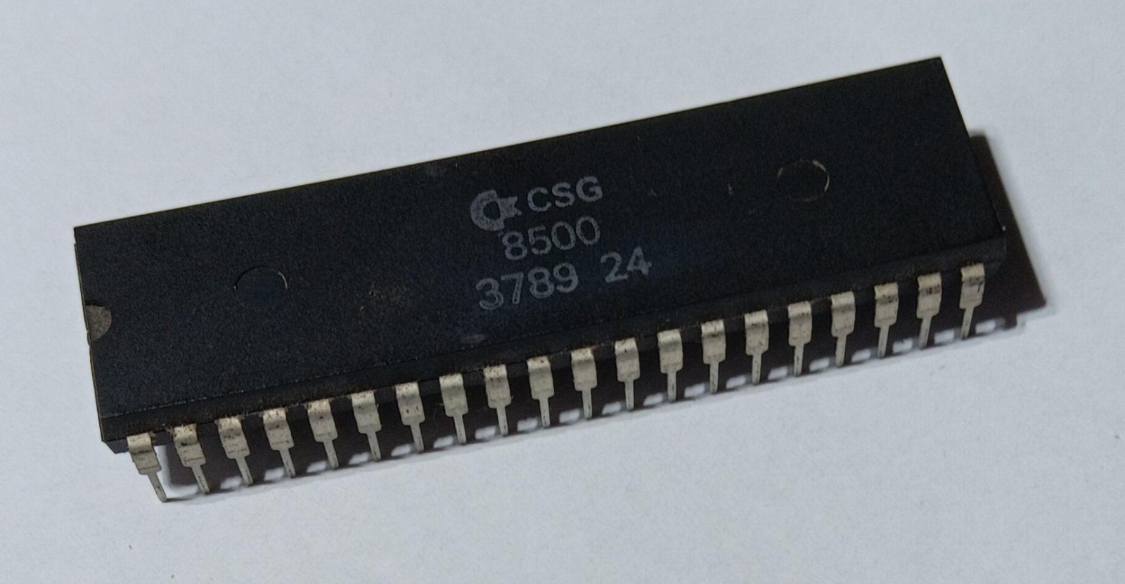 ✅ CHIP CSG 8500 - Commodore C64-C, Tested and working.