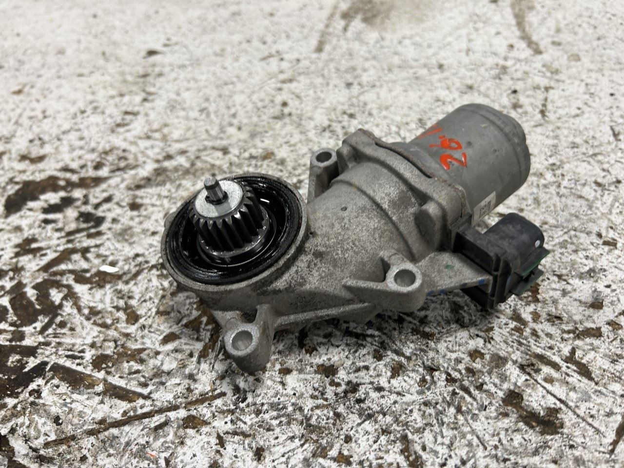 2022 GMC SIERDEN25 Transfer Case Motor OEM Part Number M0115826