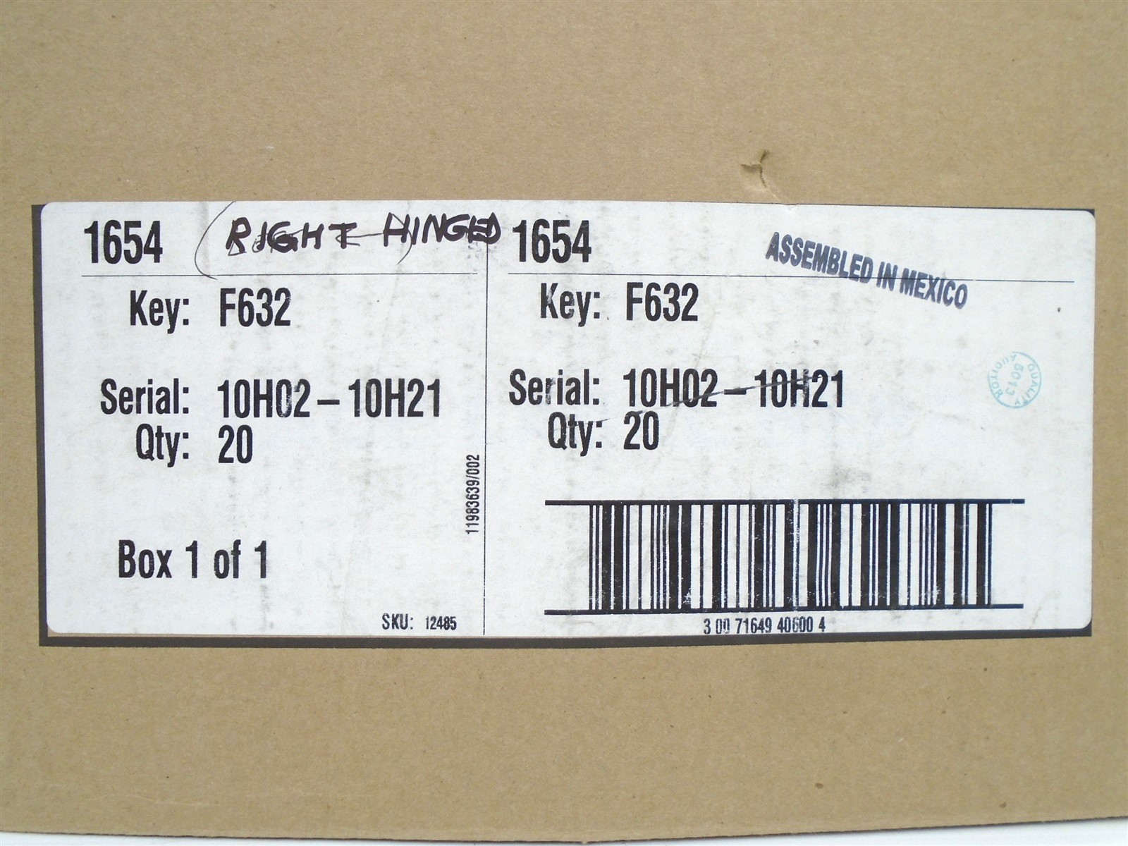 MASTER LOCK - 1654 - BUILT IN COMBO LOCK for RH Hinged LOCKER w/COMBO & NUTS NEW