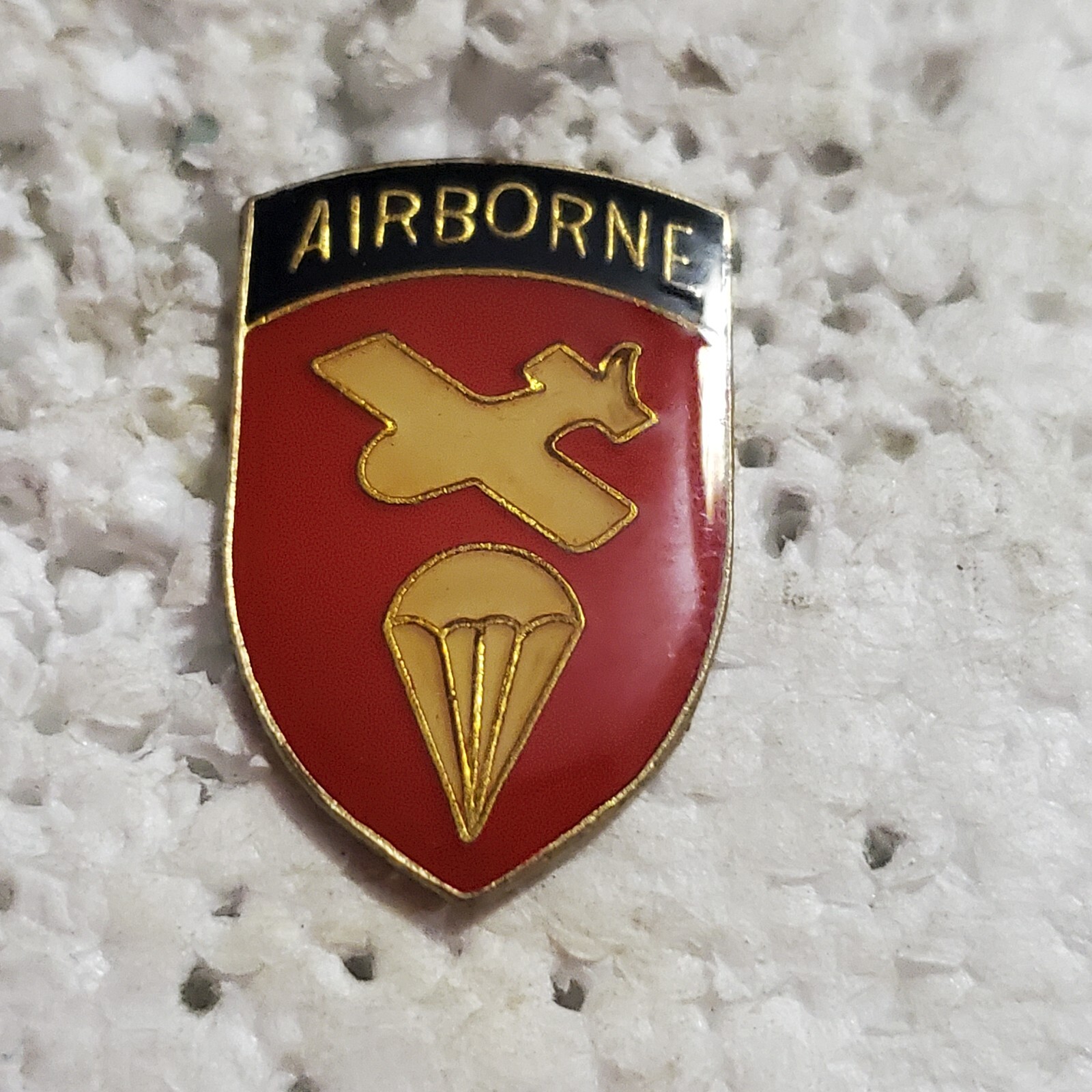 US Army Airborne Parachute Regiment Enamel Lapel Hat Pin Logo Military Devils