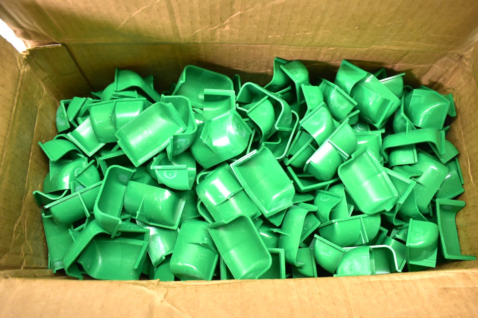 Bulk Pack Golf Balls Golf Ball Holder Mount Supports For Putting Green Plastic