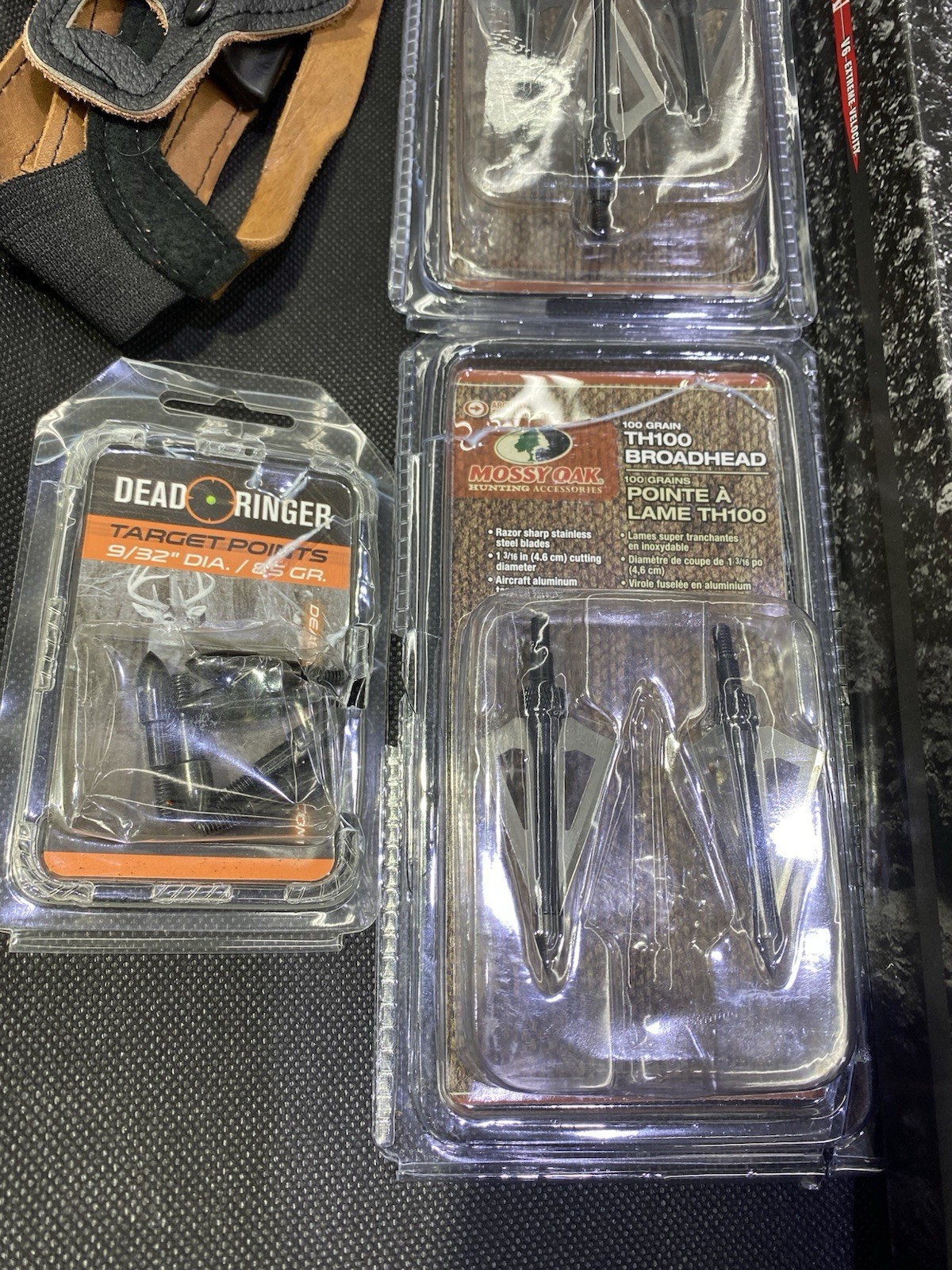 Bear Authority compound Bow Right Hand Tru Glow Sights Camo 315fps, 4lbs, Extras