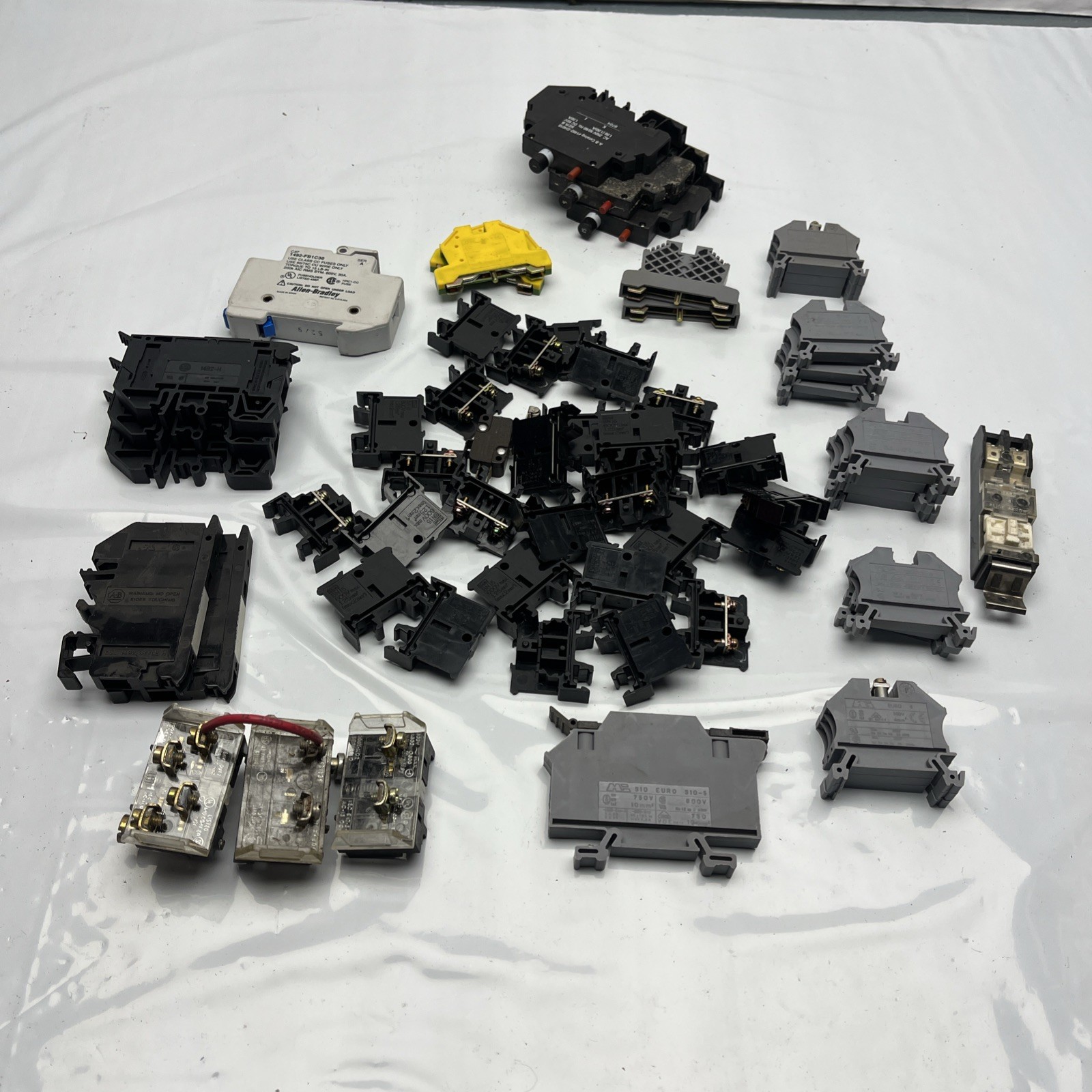 Mixed Lot Breakers Contact Blocks Auxiliary Allen Bradley 1492-H 595-A