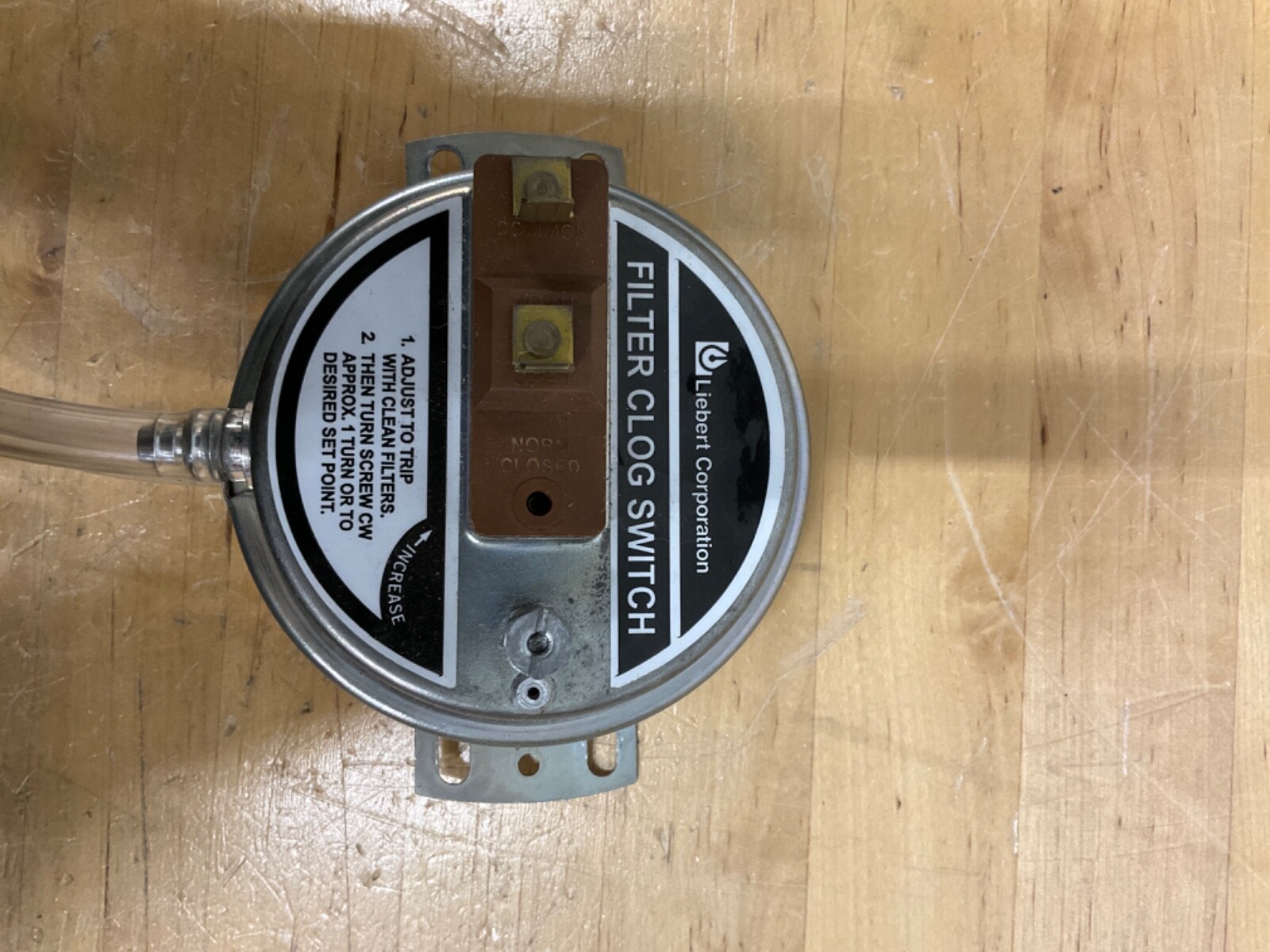 LIEBERT CORPORATION FILTER CLOG SWITCH, 24 VAC, 15 AMPS, AP4467