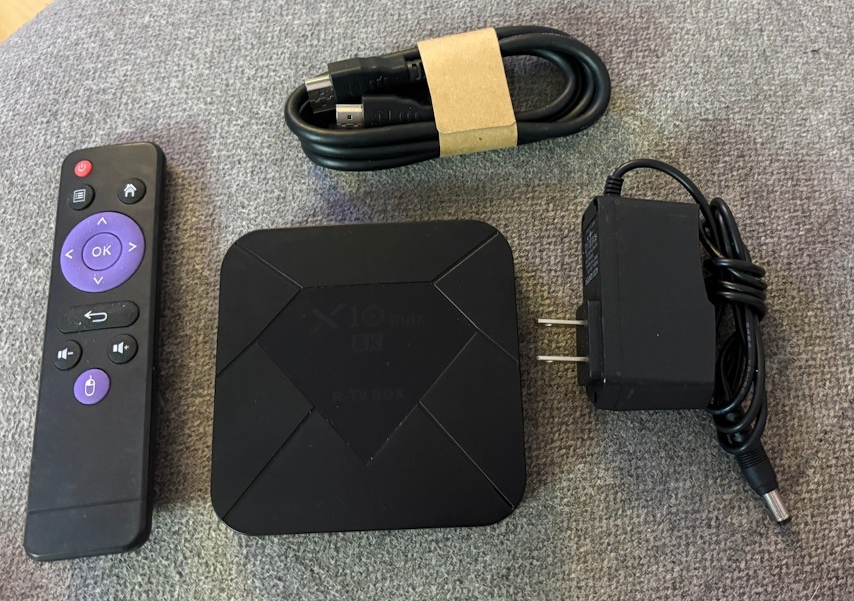 R-TV Box X10 Max 8K Android TV Box w/ Remote & HDMI / Power Cables