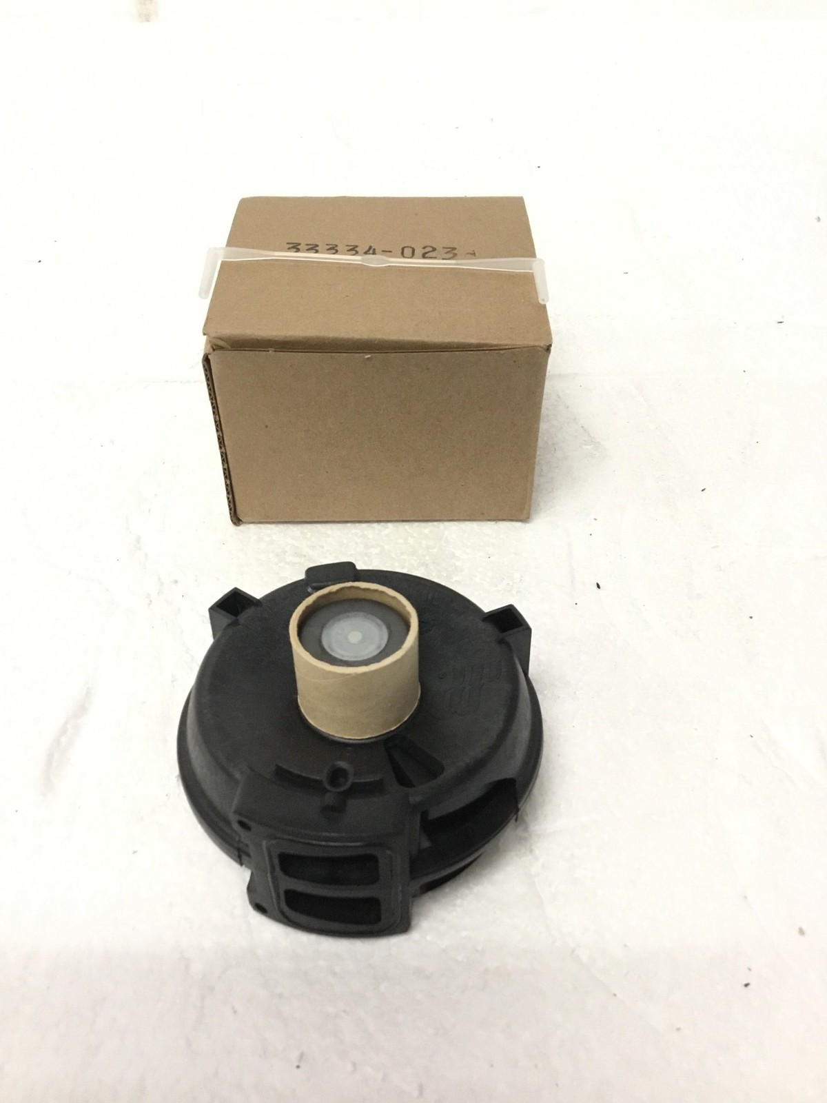 New Badger Meter 33334-023 Meter Chamber And Disc Assembly w/ Chamber Strap, QTY