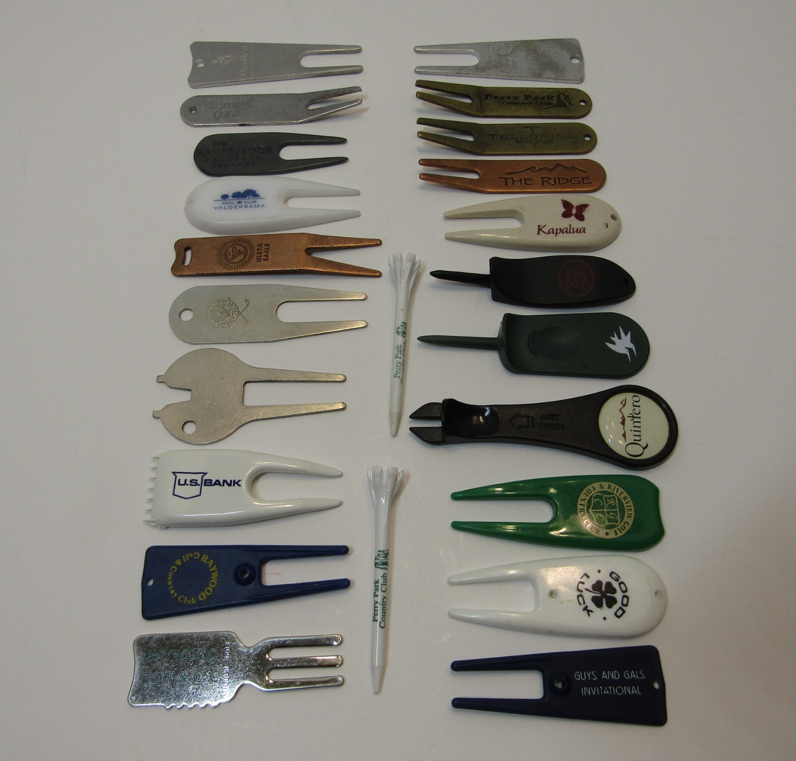 Lot of 21 Divot Repair Tools - Golf Courses Colorado Broadmoor Hawaii & Others