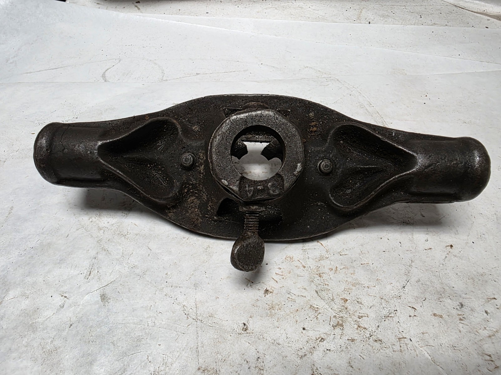 Vintage Armstrong No. 2 Adjustable Pipe Threader with 3/4" Dies
