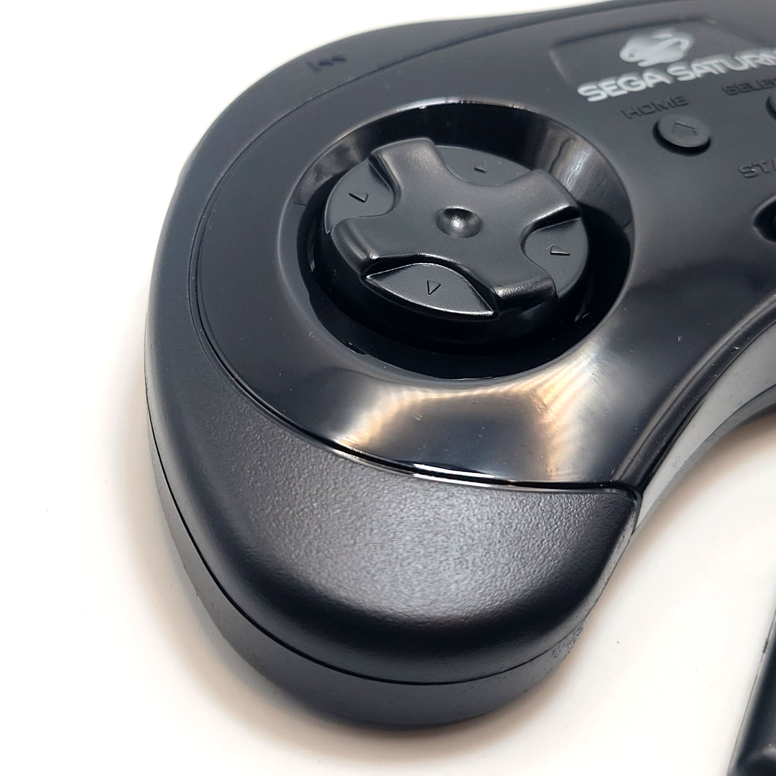 Retro-Bit 2.4GHz V2 Wireless Controller 8-Button Sega Saturn, Genesis Mini Black