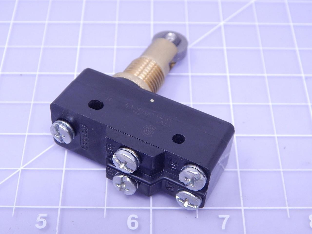 HONEYWELL BZ-3YQ8T BASIC / SNAP ACTION SWITCHES SPDT 5A 250 VAC ROLLER PLGR ACT