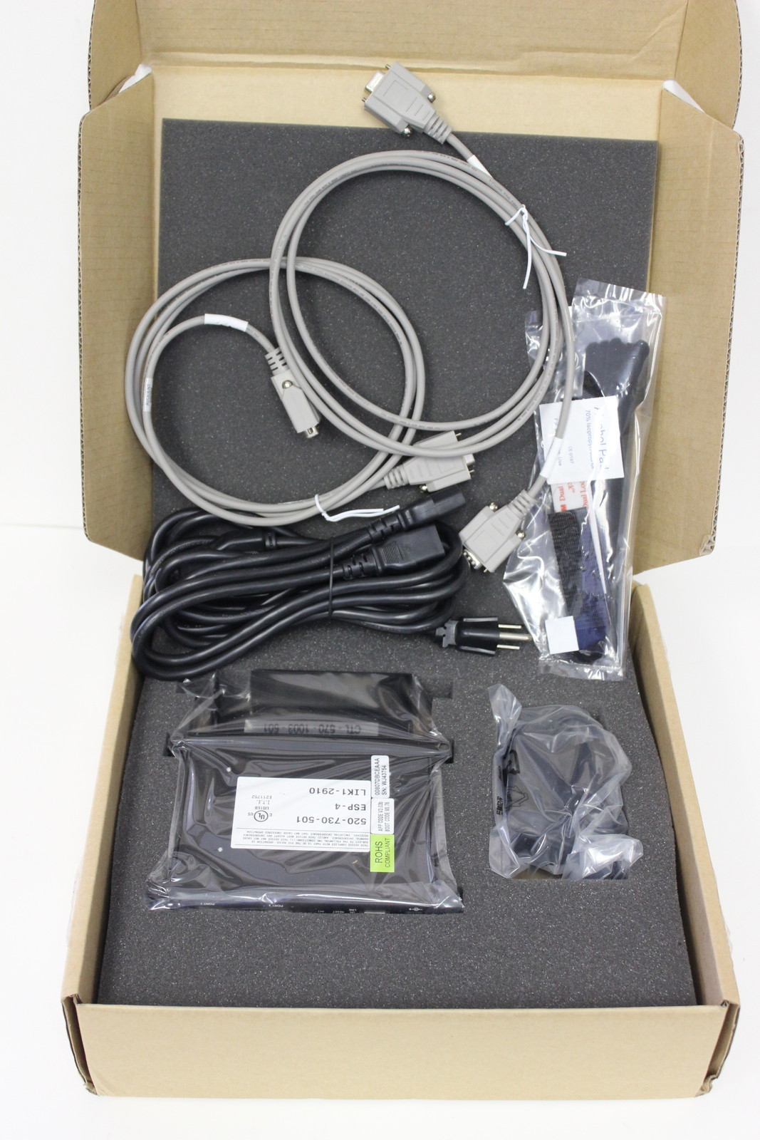 AVOCENT EQUINOX 990487-001 ESP-4 SERIAL HUB 4 PORT DB9M 520-730-501 NEW OPEN BOX
