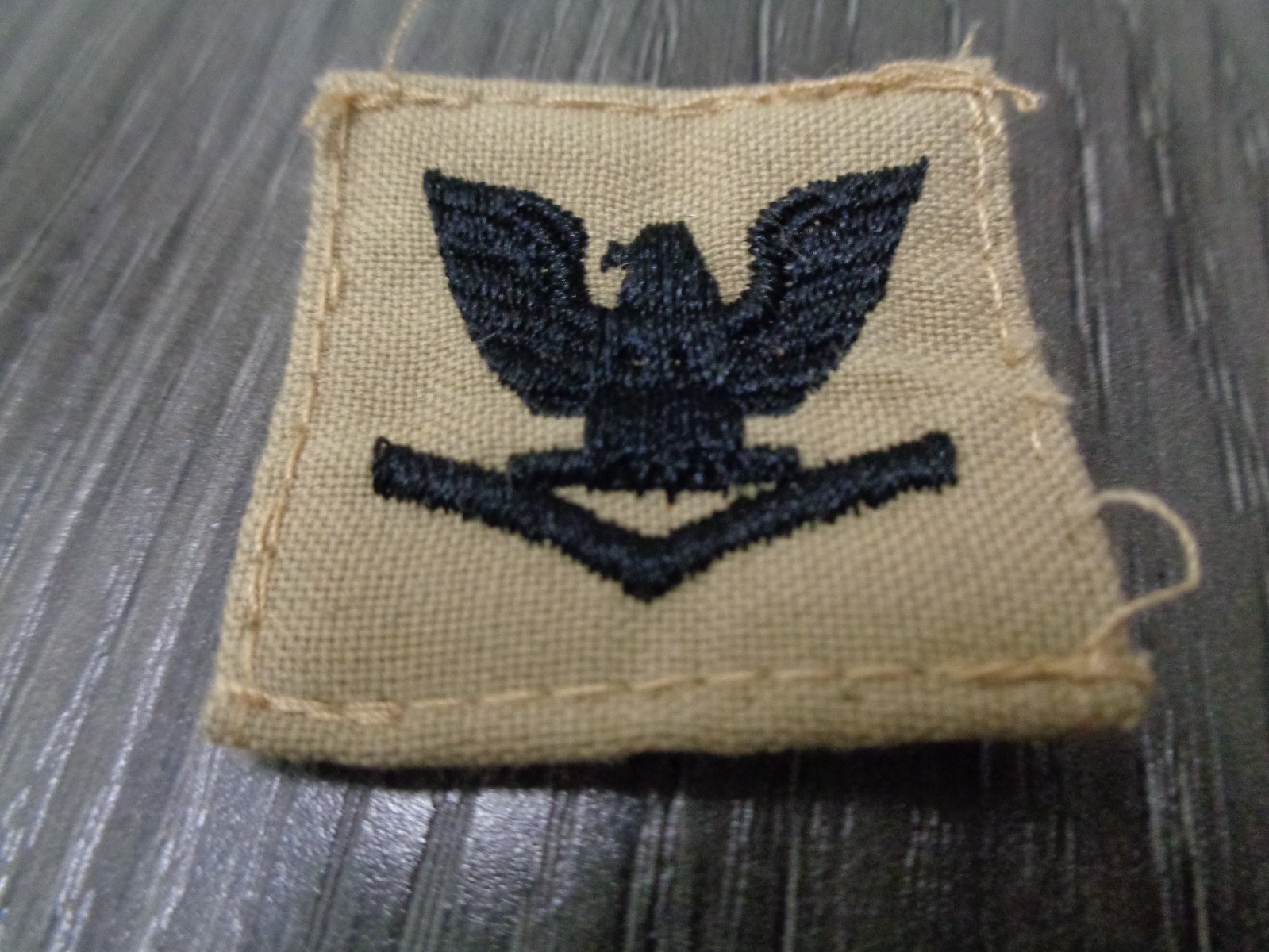 DESERT TAN USN SEABEE E4 PETTY OFFICER 3RD CLASS CAP DEVICE PATCH USED