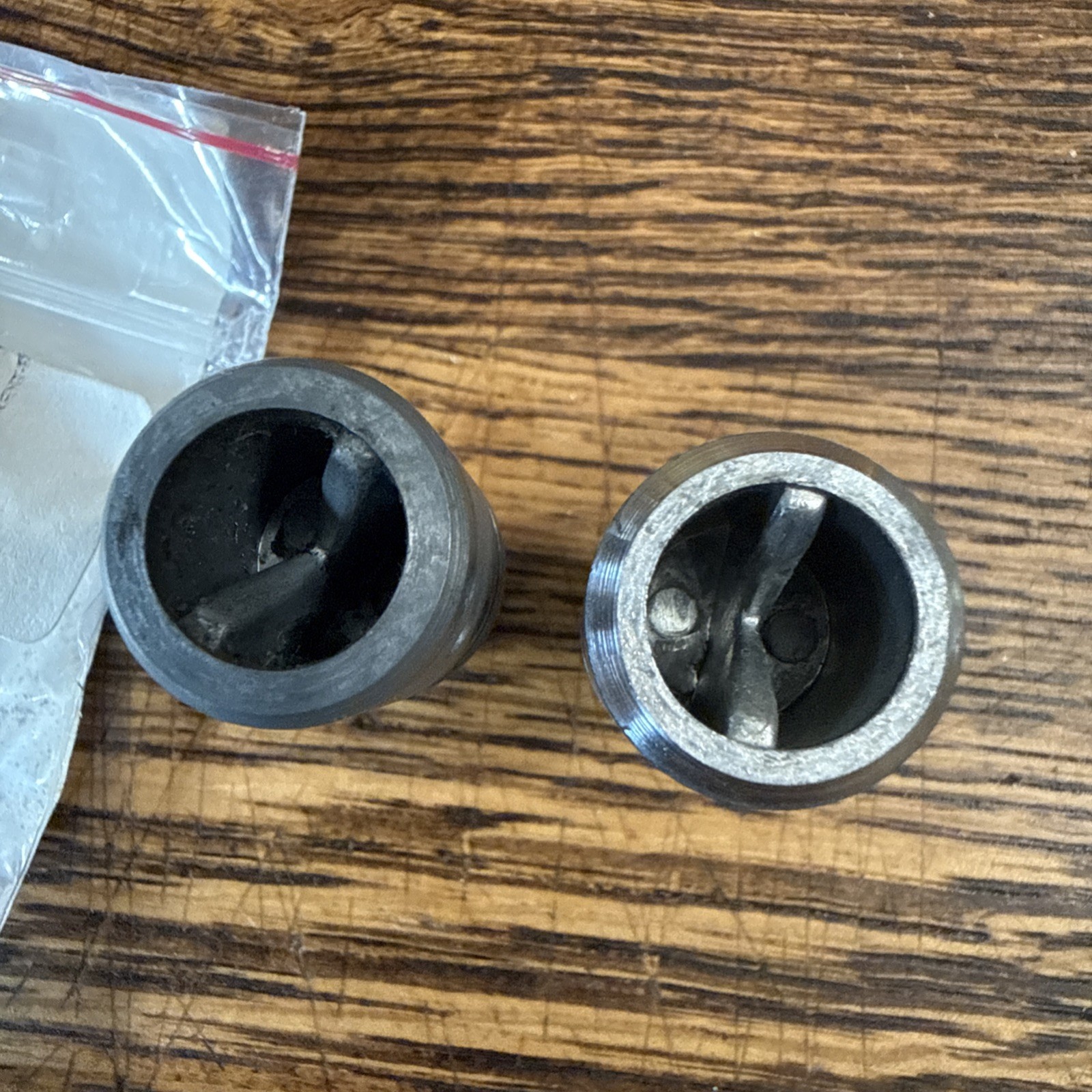 Bitzenburger Right Nock Receiver #3002 Arrow Fletching Making Pair Of