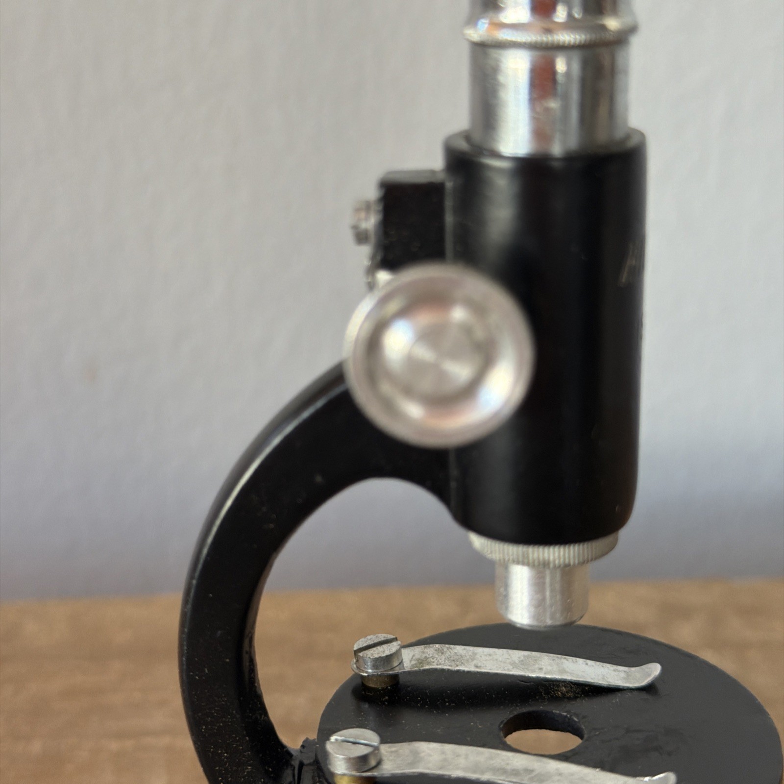Vintage HIKA 150x Microscope 5in. Includes 3 slides and original box.