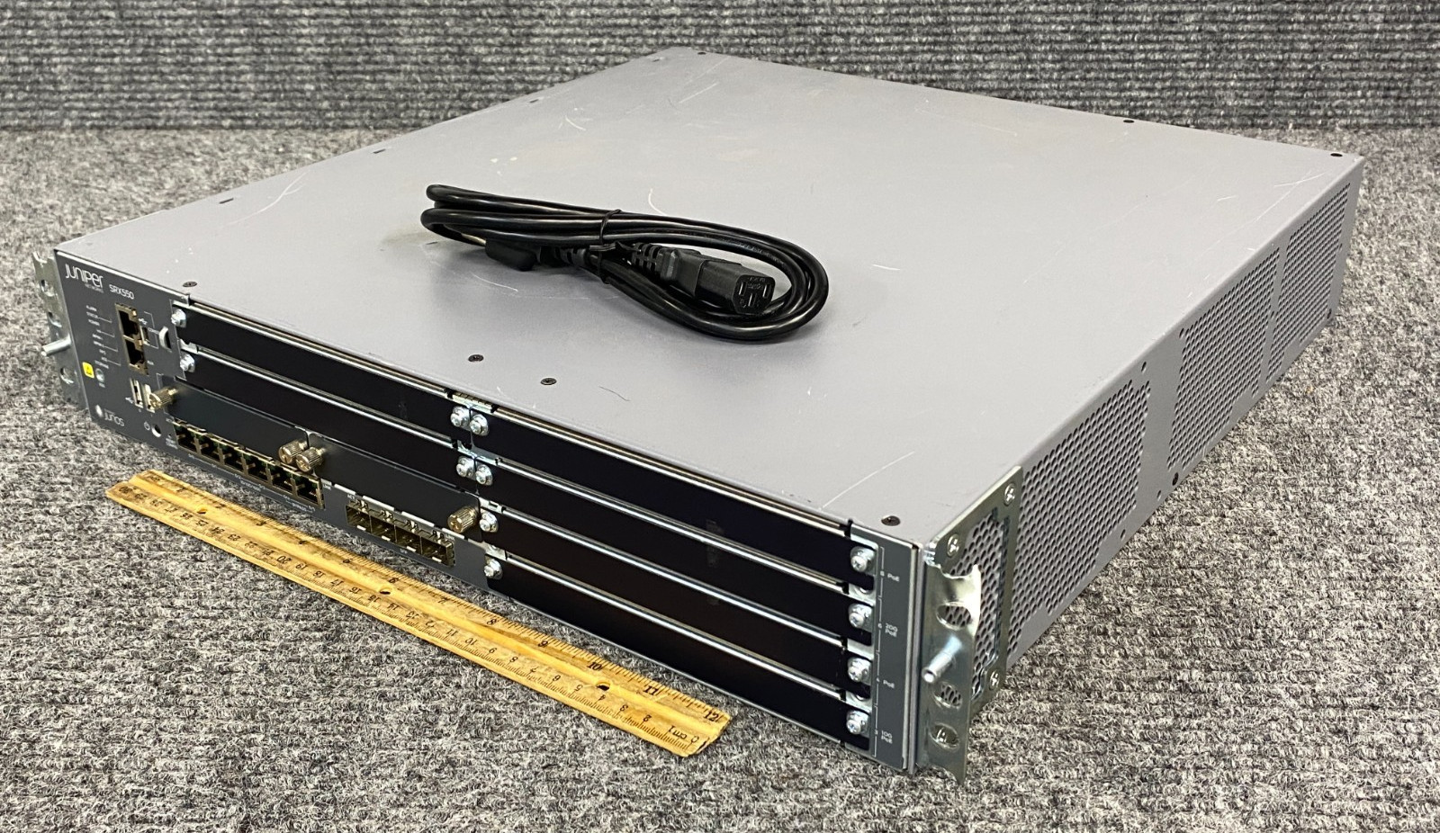 Juniper Networks SRX550 Firewall Security Services Gateway, PSU w/ Cord, As Is