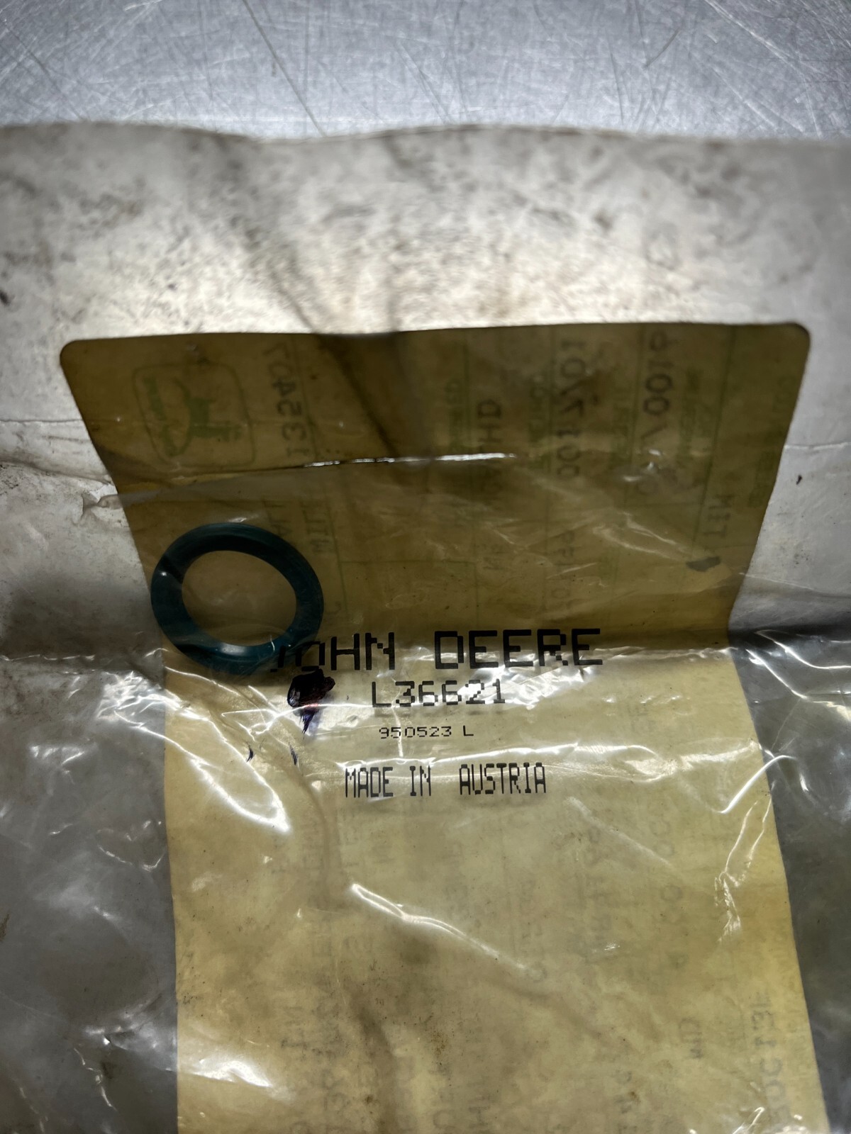 L36621 Genuine OEM John Deere SEAL
