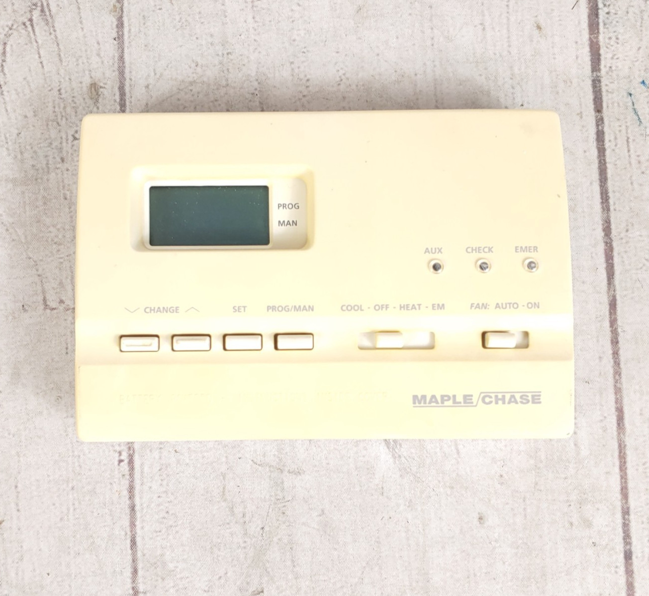 Maple Chase 96205 Programmable Thermostat HVAC Controller TESTED WORKING