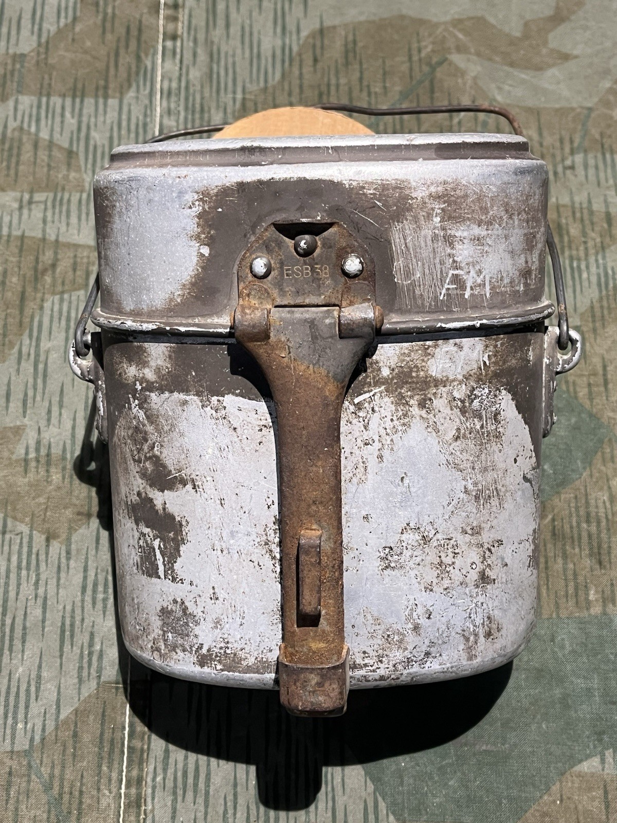 WW2 German Wehrmacht Uniform Mess Tin Kit Marked ESB 38 Matching Top + Bottom