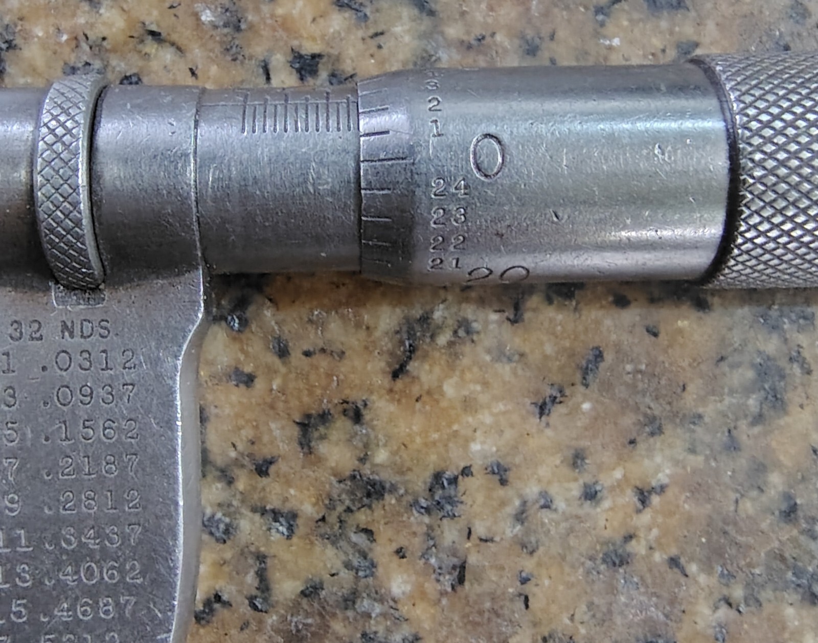🗽VINTAGE STARRETT No.213-C 1-2" MICROMETER