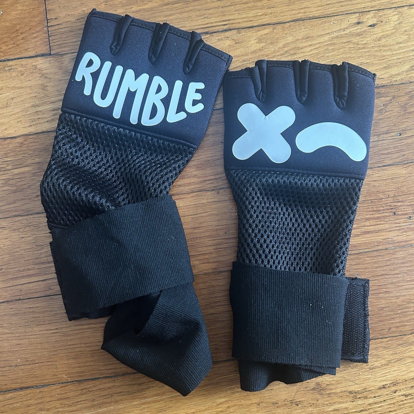 Rumble Shadow Boxing Gloves Size S/M Quick Hand Wraps Black Adult Small / Medium