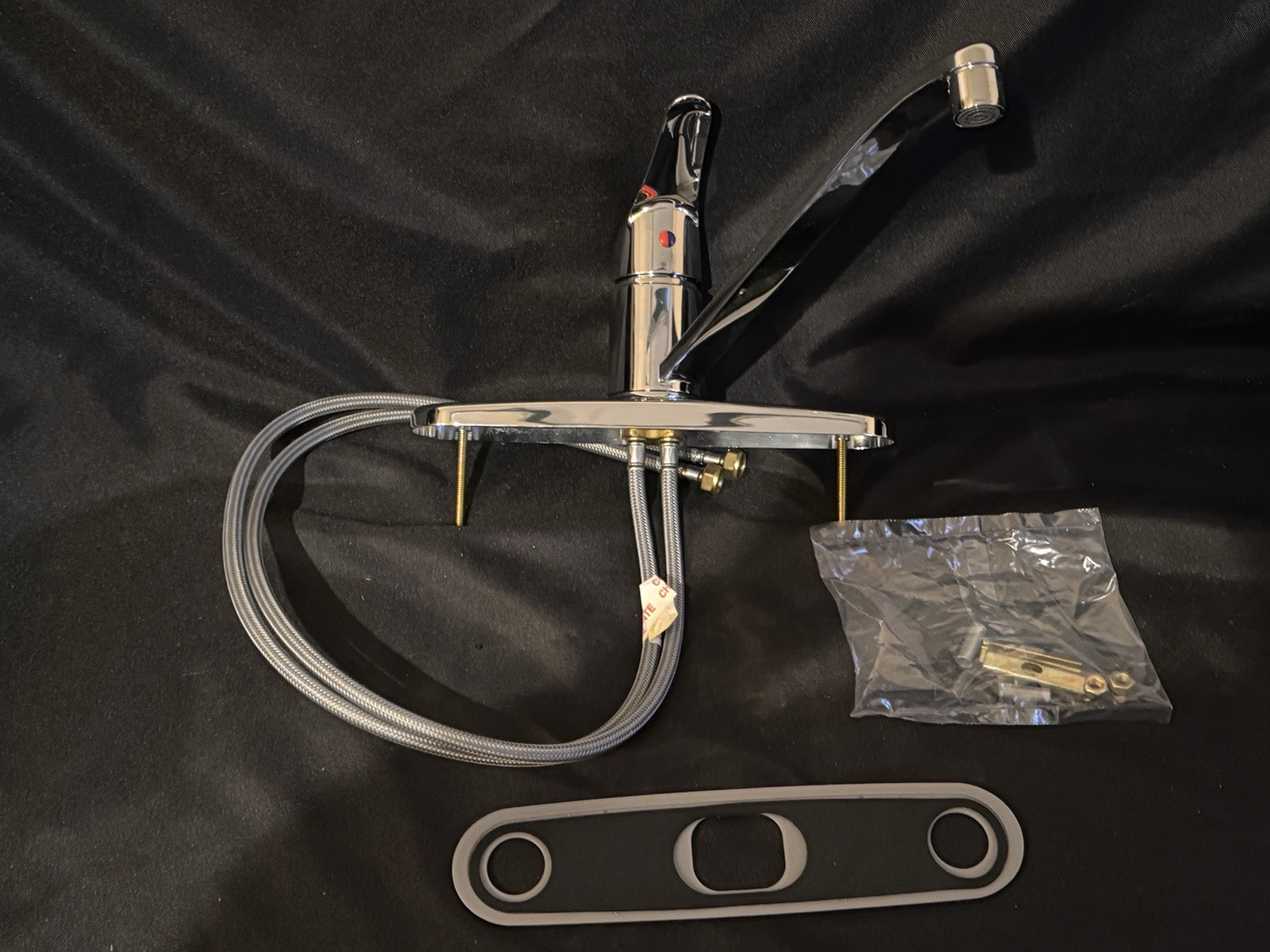 New Moen Cleveland Cornerstone Single Handle Kitchen Faucet Chrome CA40512