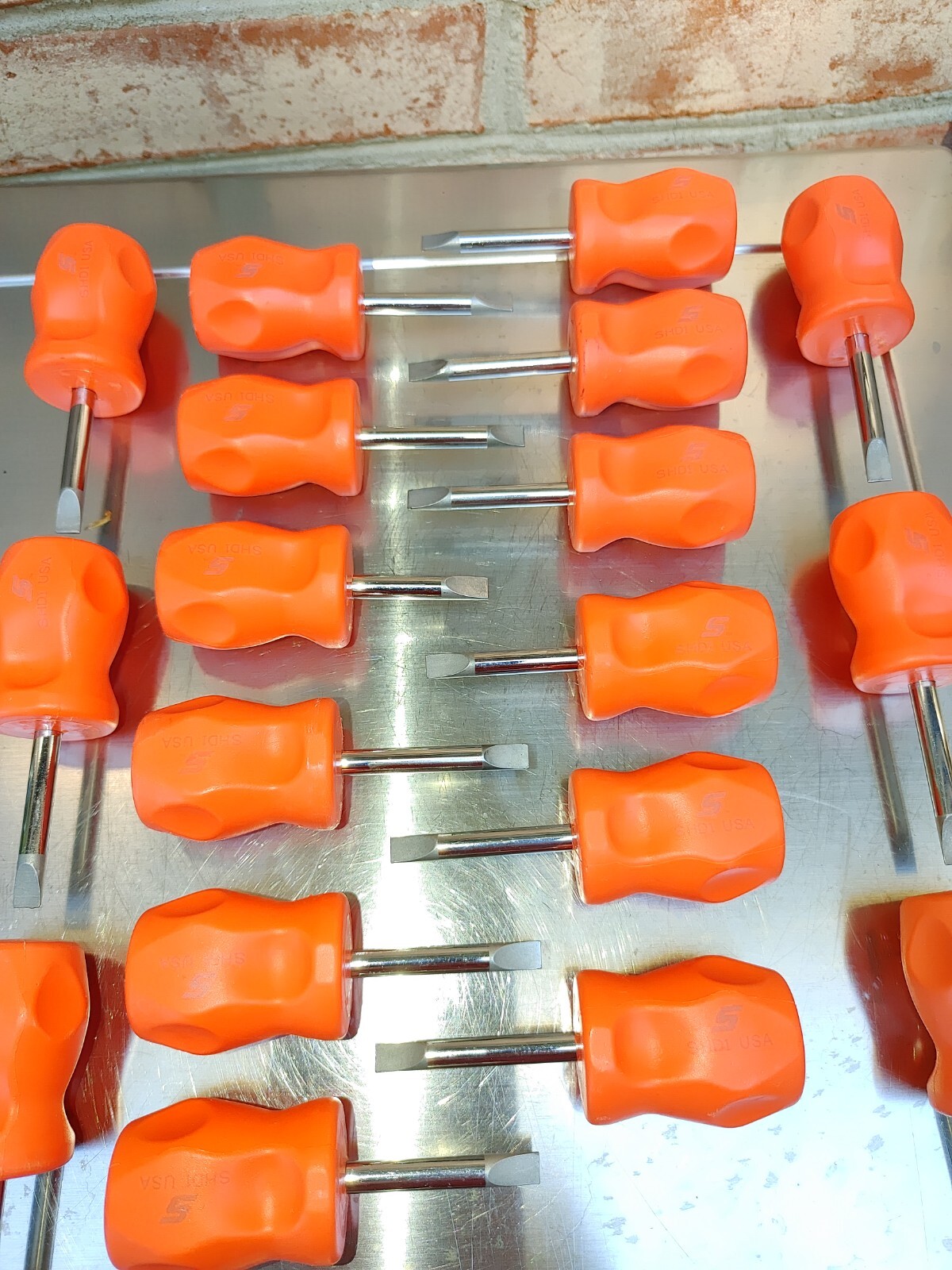 Snap On Tools 1/4" Flat Tip Orange Hard Grip Stubby Screwdriver, Part# SHD1O