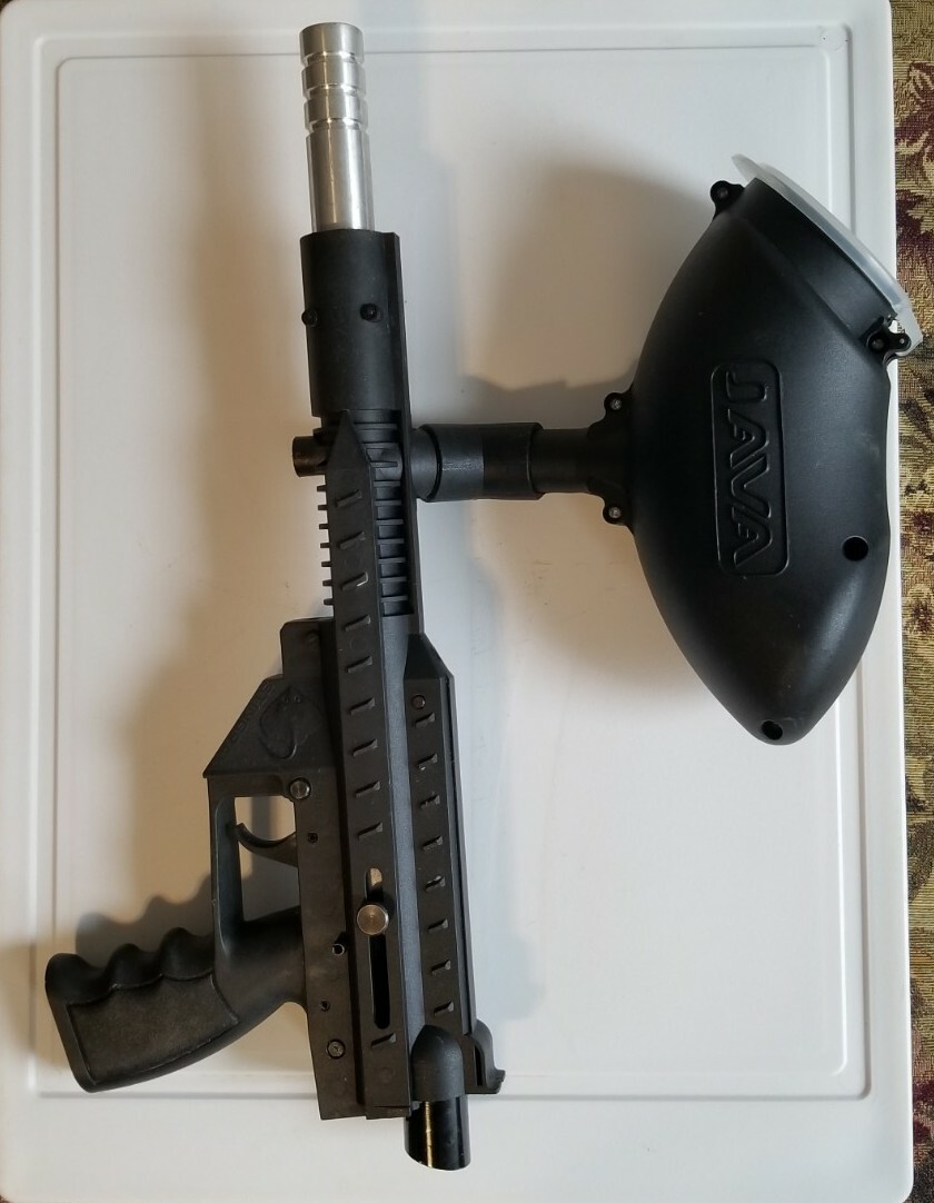 Brass Eagle Stingray paintball gun with 200rd Loader
