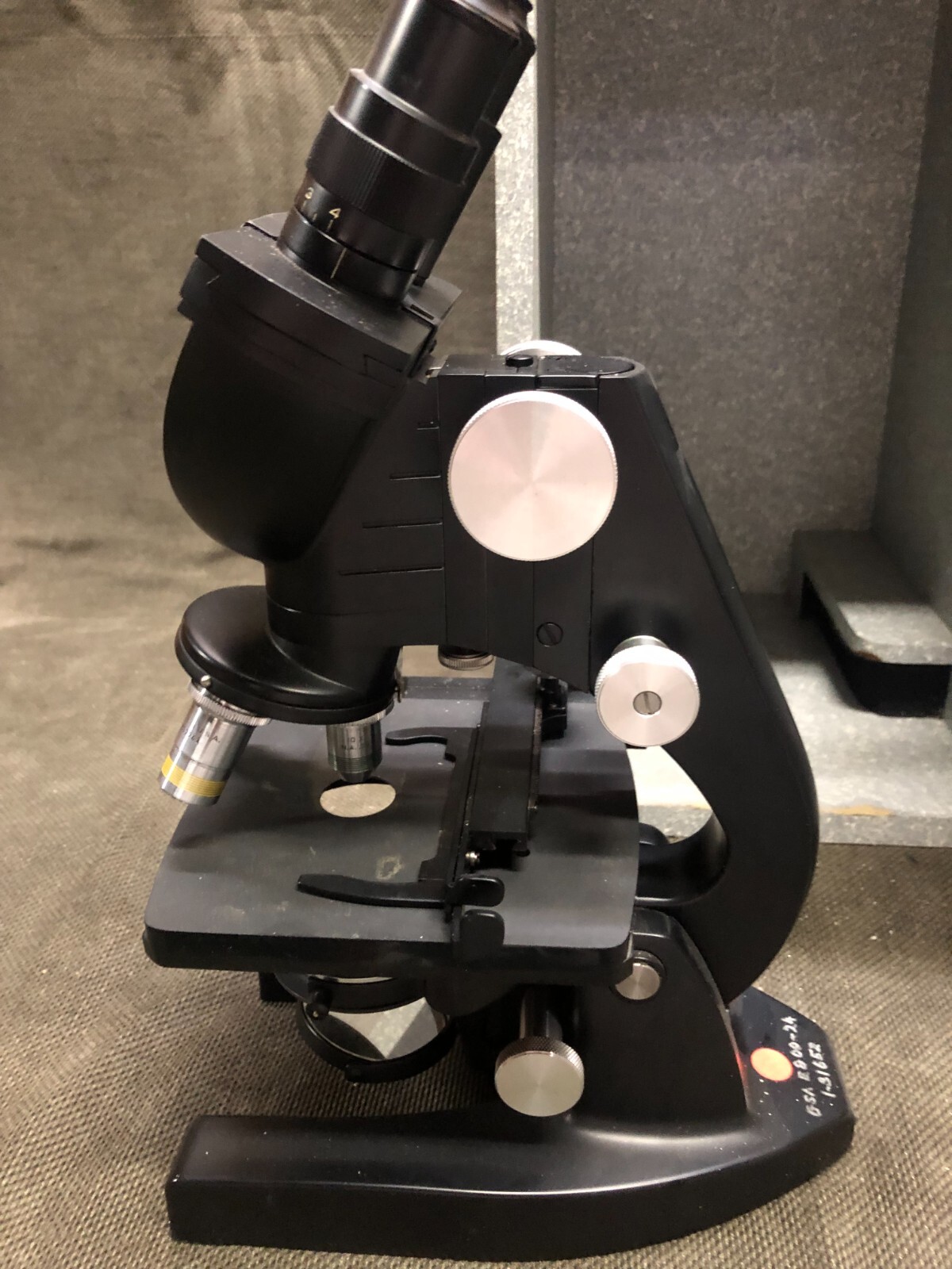 American Optical AO Stereo Microscope 3 Objectives B-35-83 w/Case NICE!!