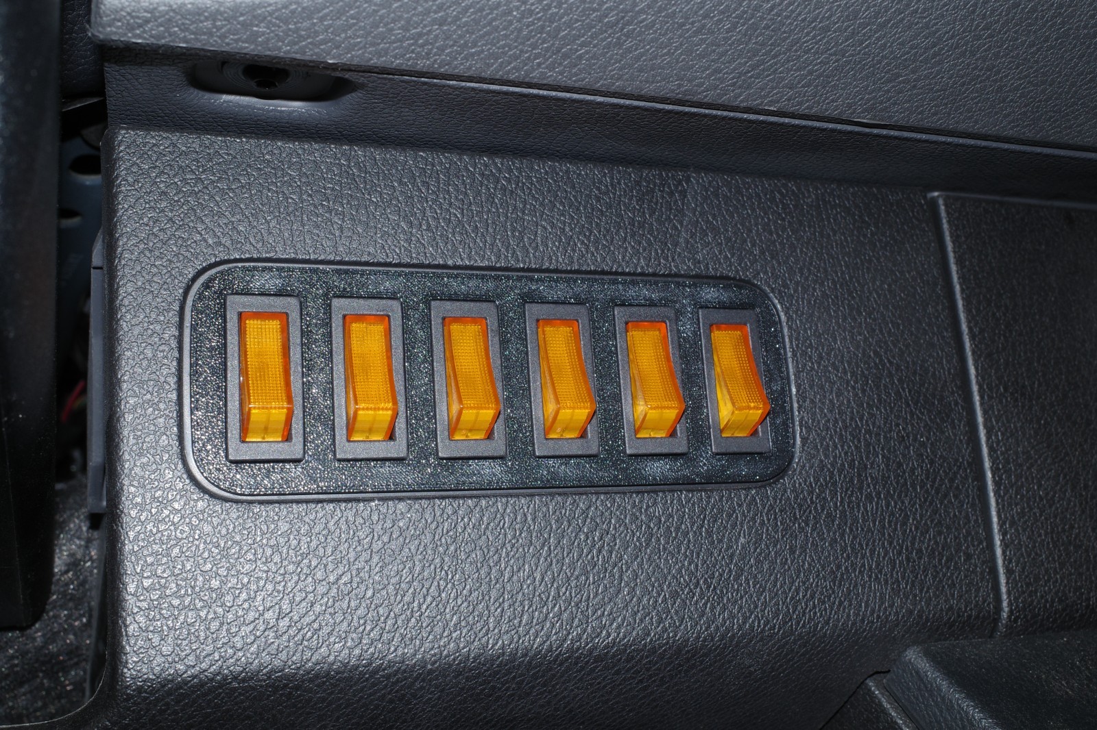 Sprinter Dash Switches Right Side 6  Gang (Fits:Sprinter 2019-2025)