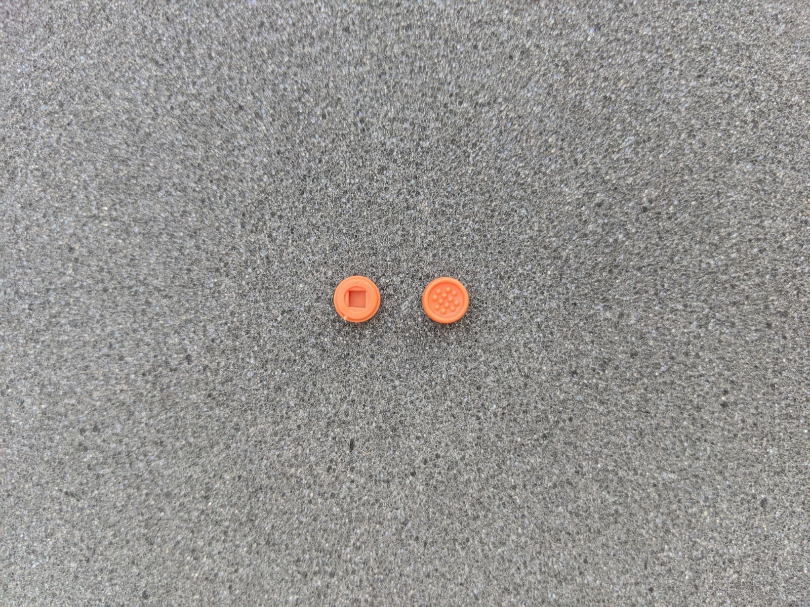 2 NEW FOR DELL ORANGE LAPTOP KEYBOARD MOUSE STICK / POINT TRACKPOINT POINTER CAP
