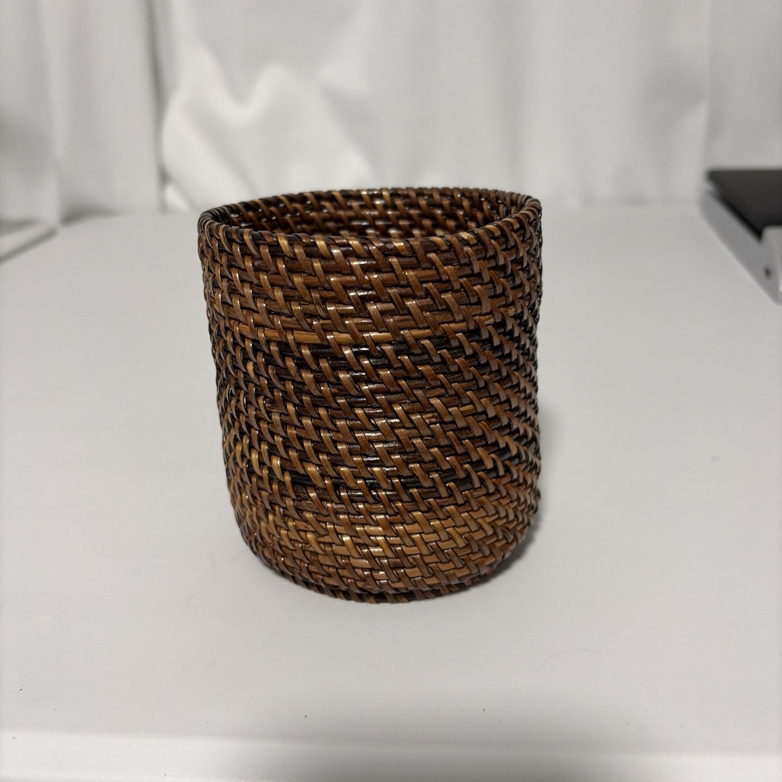 Brown Woven Wicker Rattan Desktop Pen/pencil Holder