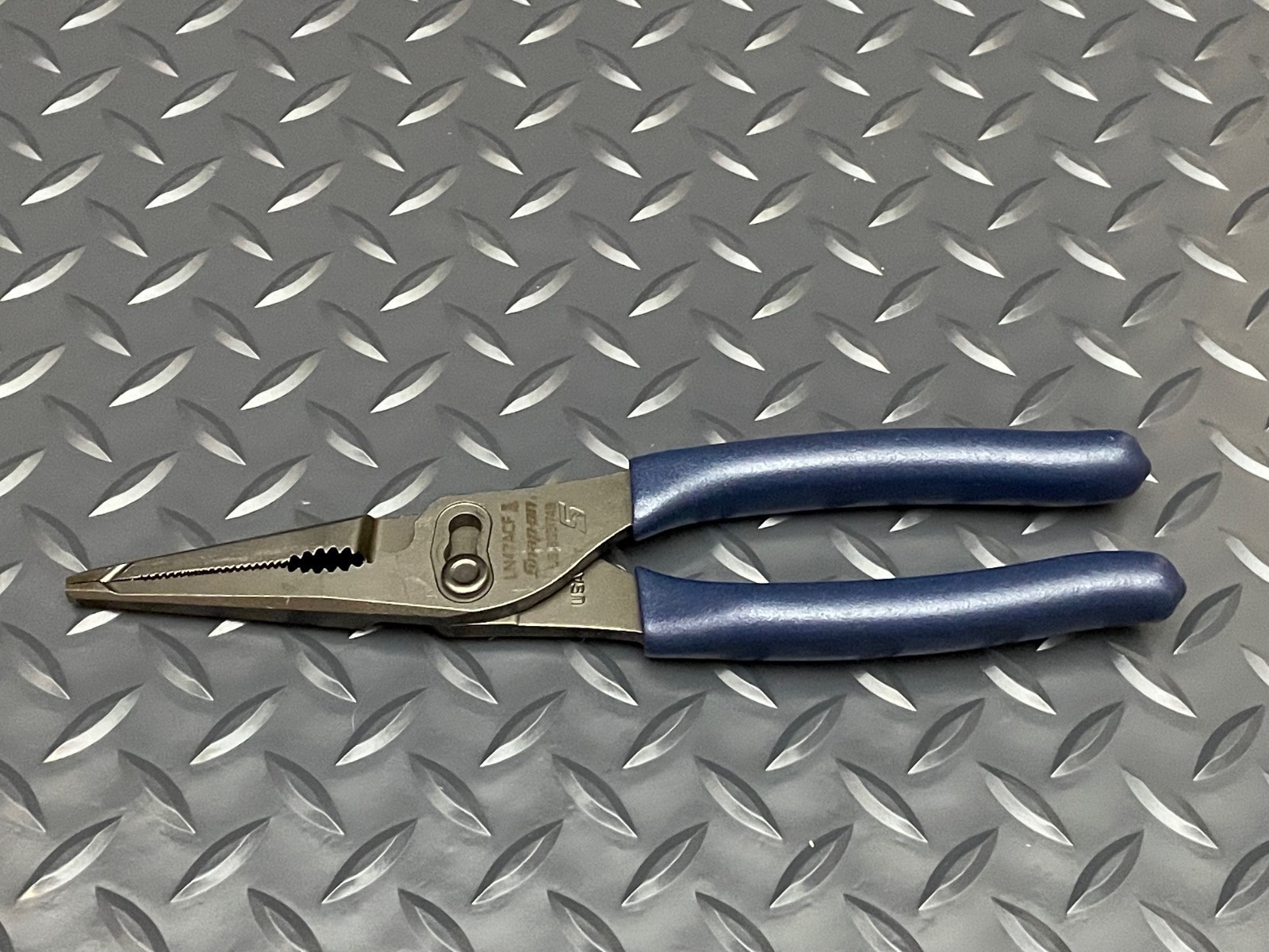 Snap On Tools NEW Power Blue 9" Soft Grip Long Nose Slip Joint Pliers LN47ACFMB