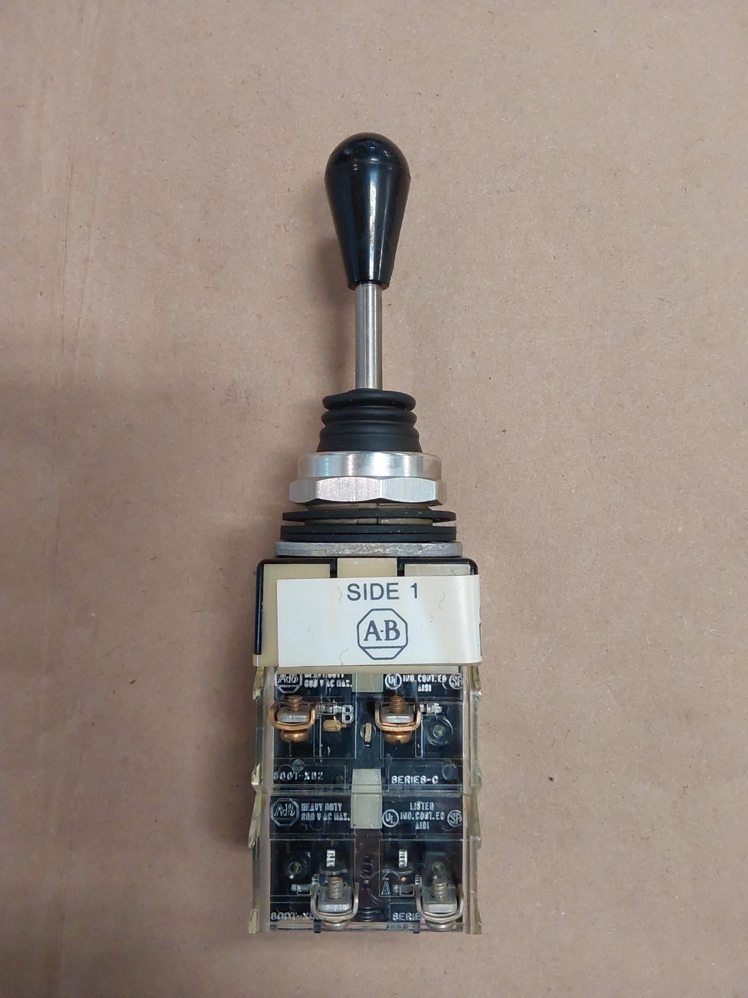 Allen Bradley 800T-T2M 2way Toggle Switch Series P