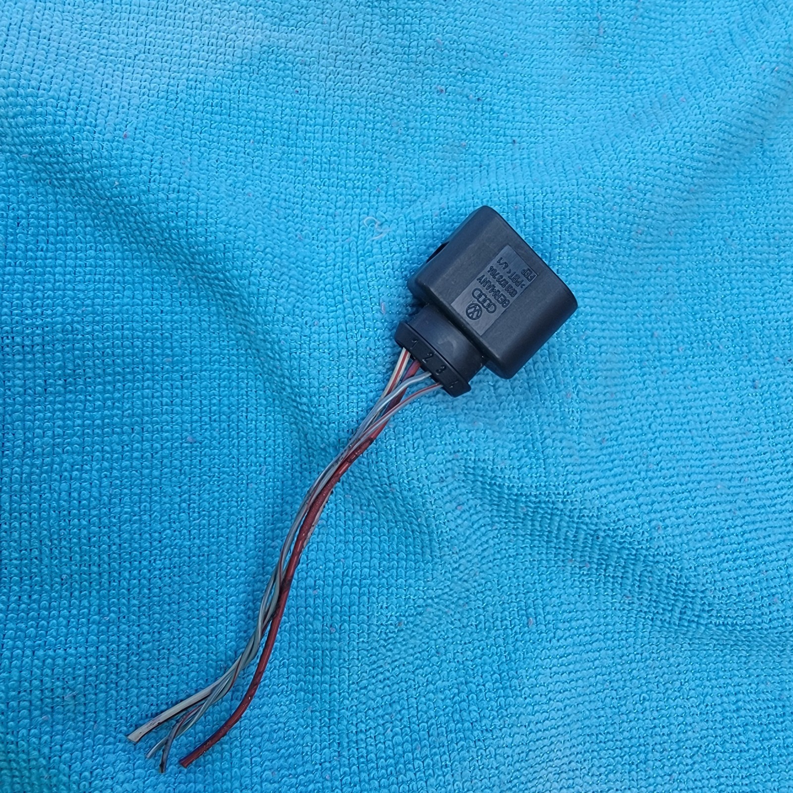 VW Audi 4 Port 4 Wire Electrical Plug Connector 8K0973704 OEM **