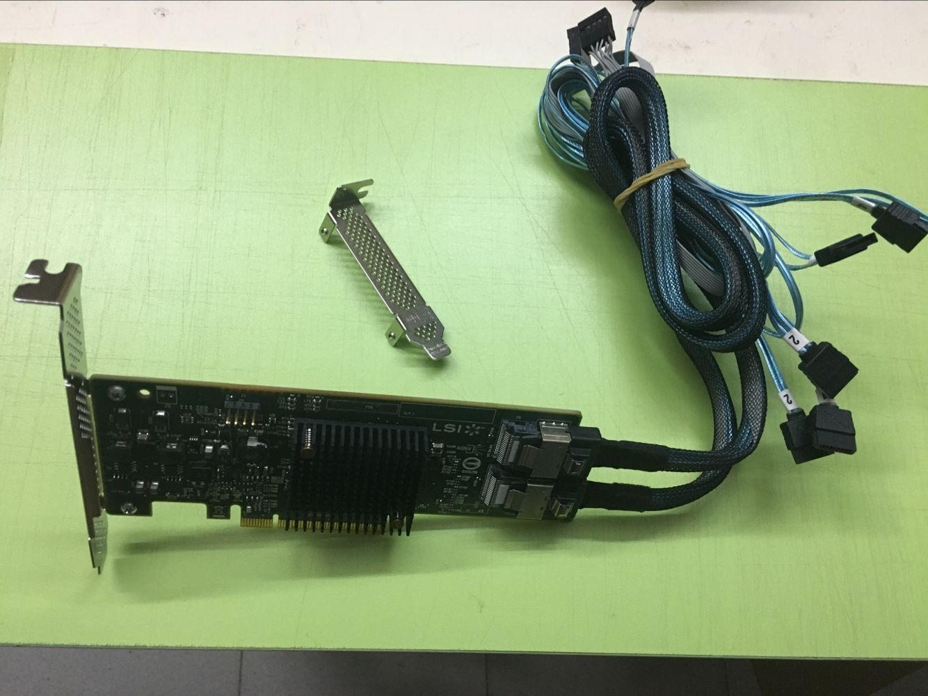 LSI MegaRAID 9217-8I 8-Port External 6Gb/s SAS/SATA RAID Card+2*SFF-8087 cables