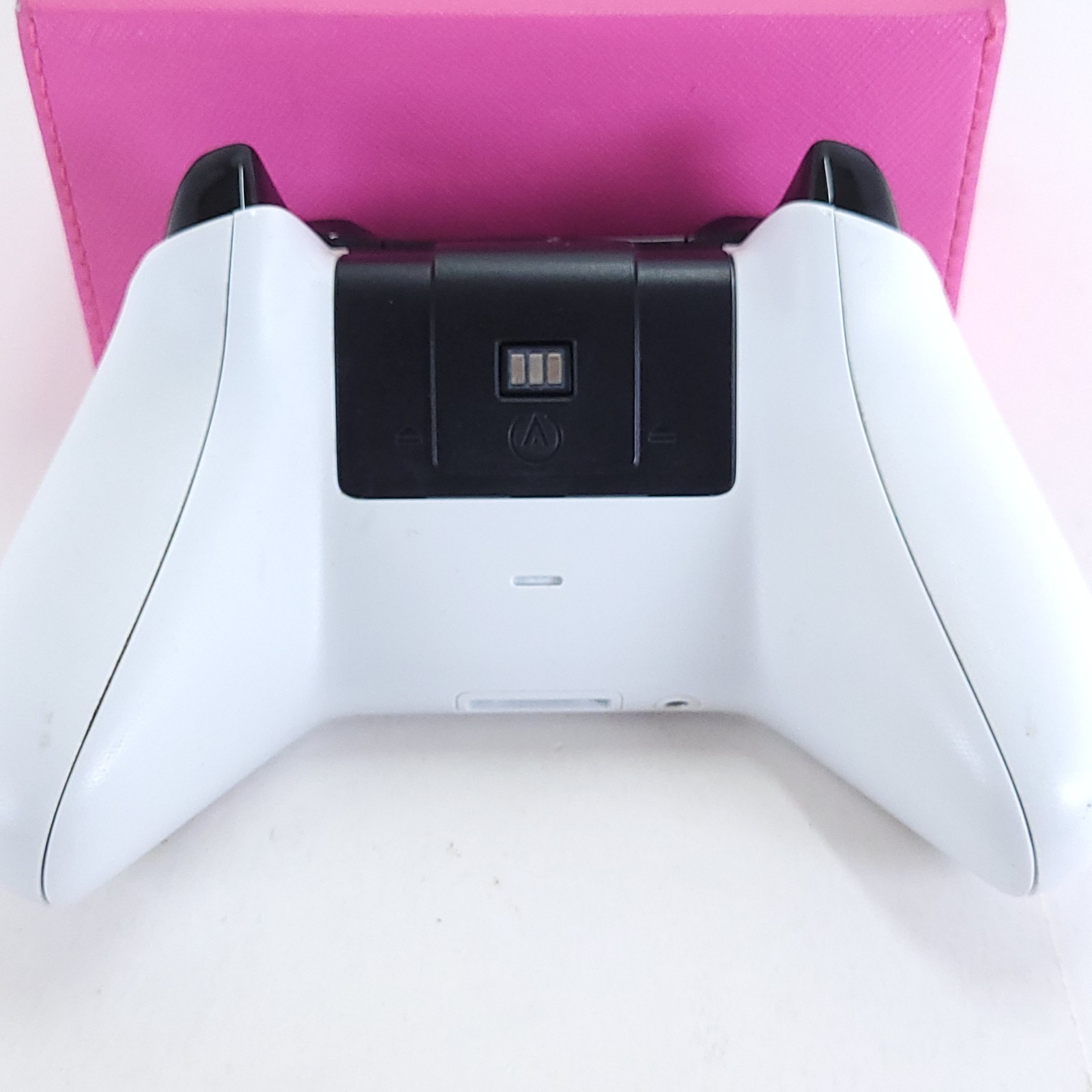 Xbox One PowerA Charging Controller Station CPFA114326-02 w/2 Controllers