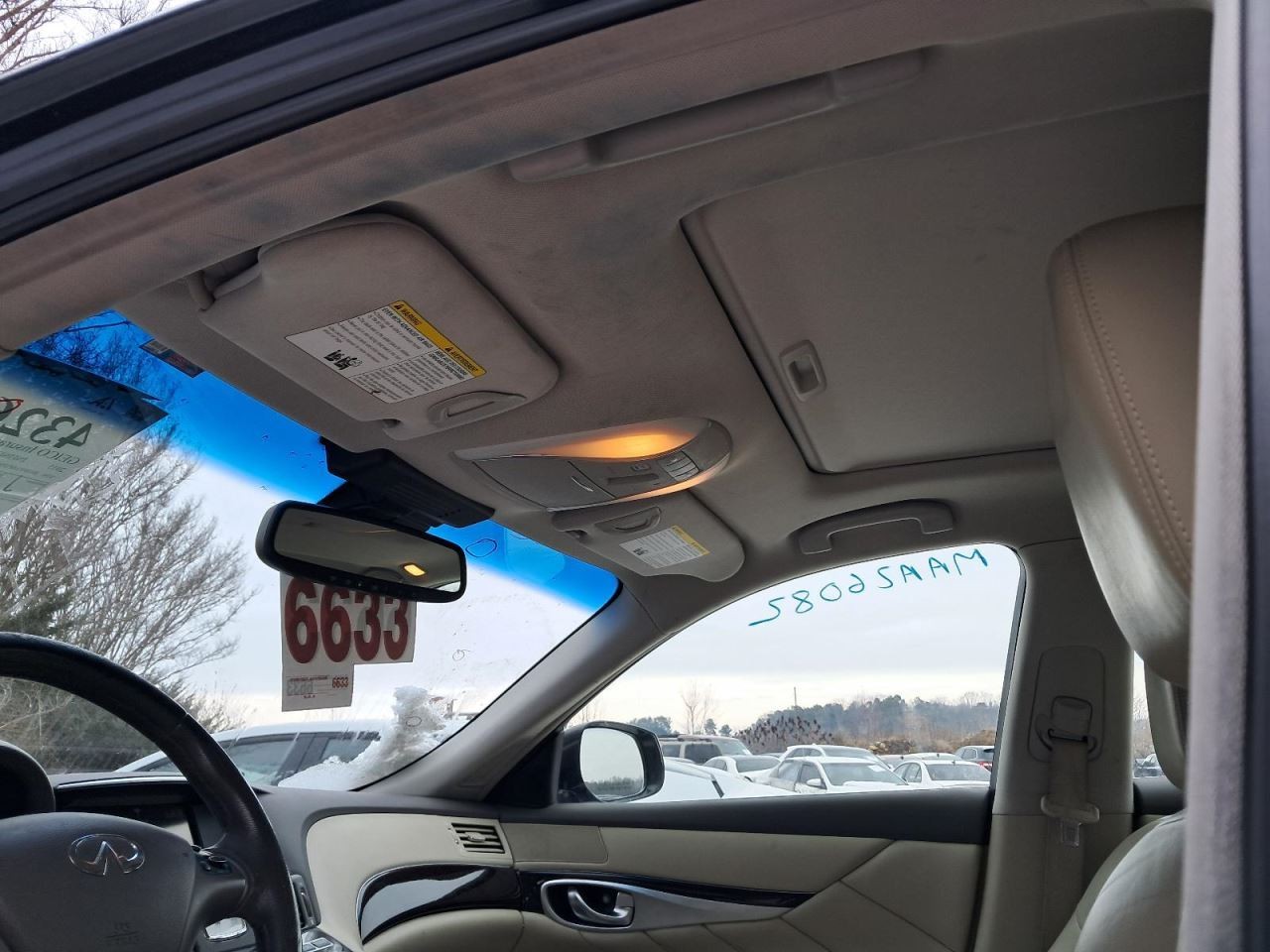 Q70 2015 Glove Box 4954329