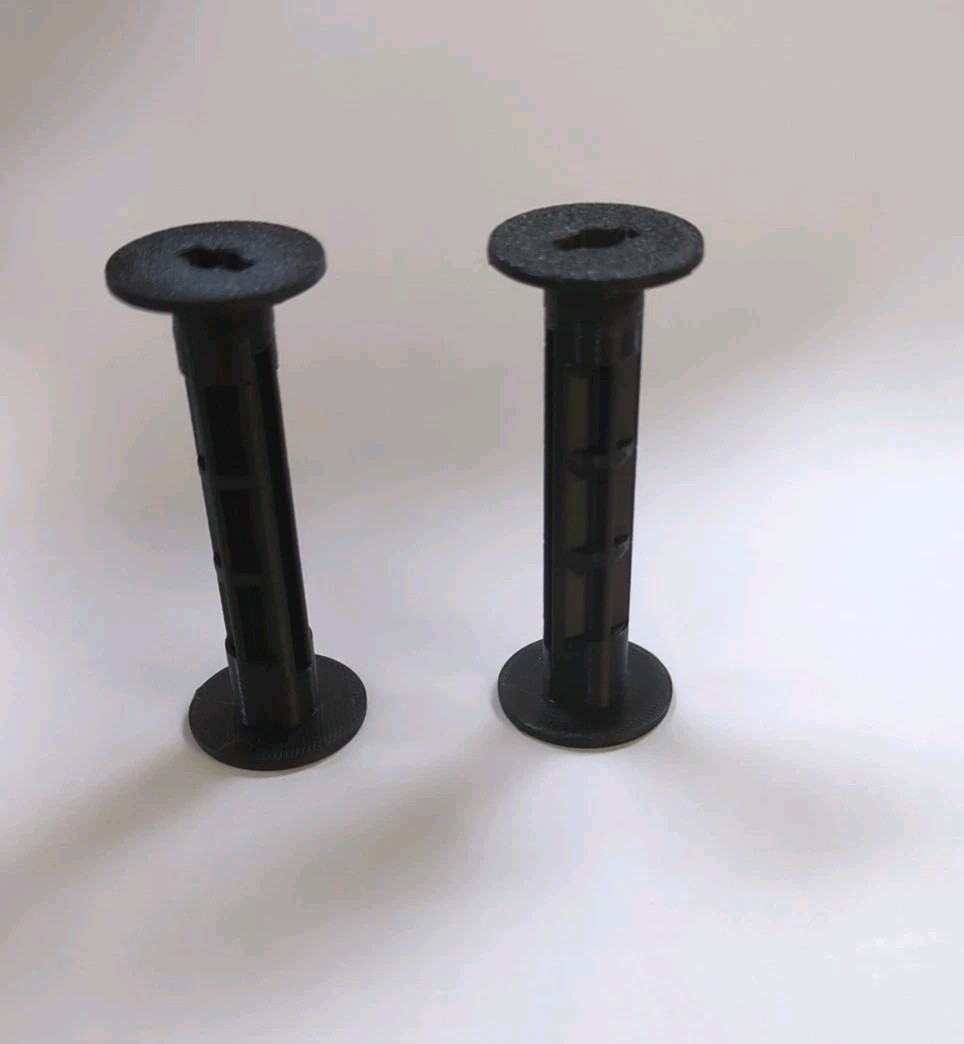2 Empty Plastic 120 / 220 Film Spools for Medium Format Cameras