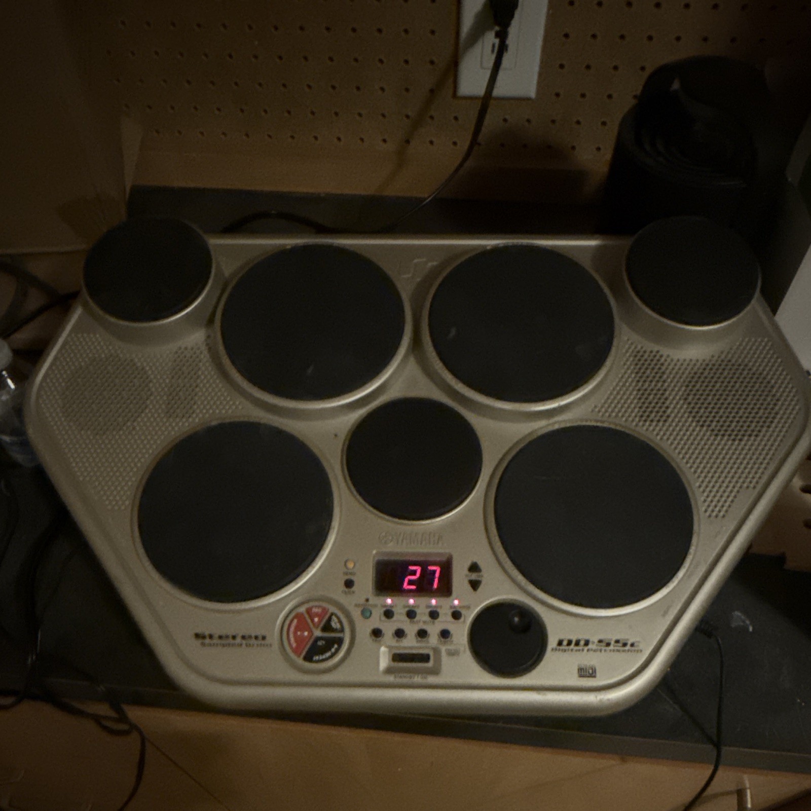 Yamaha DD-55 Digital Drum Pad, 7 Pads, Built-In Speaker, MIDI, Foot Pedals