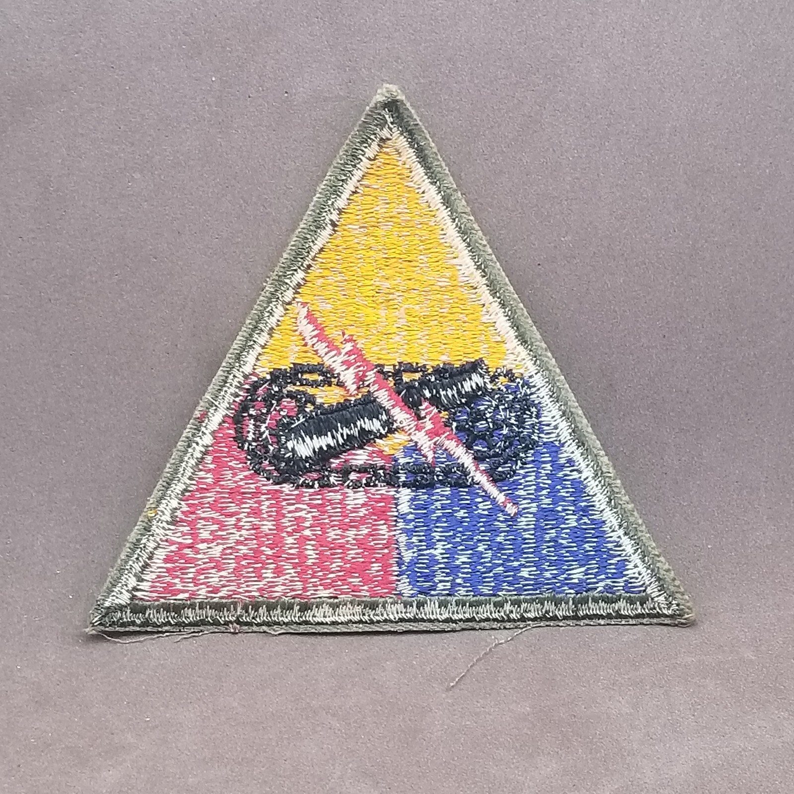 Original WWII US Army Armored Forces Unit Patch SSI Armor Triangle