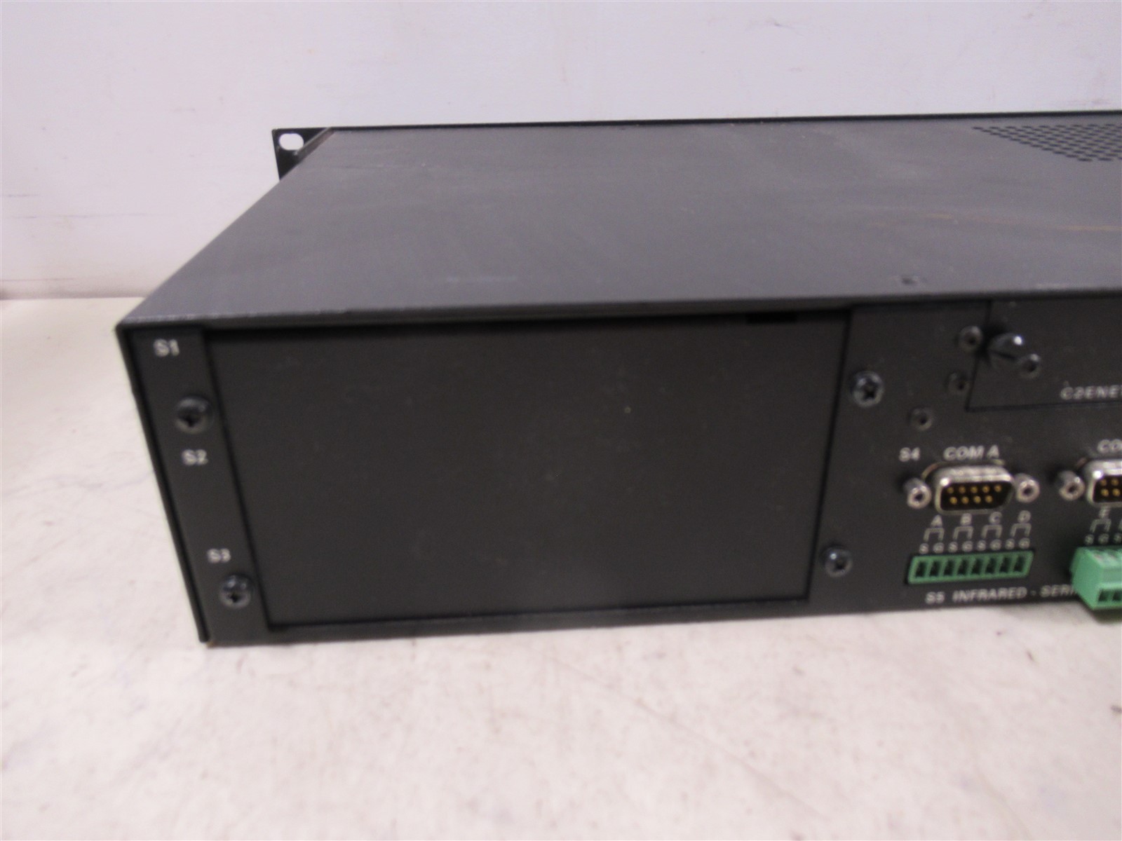 Crestron AV2 Audio Video Control Processor Dual-Bus Audio Video (AV) Control