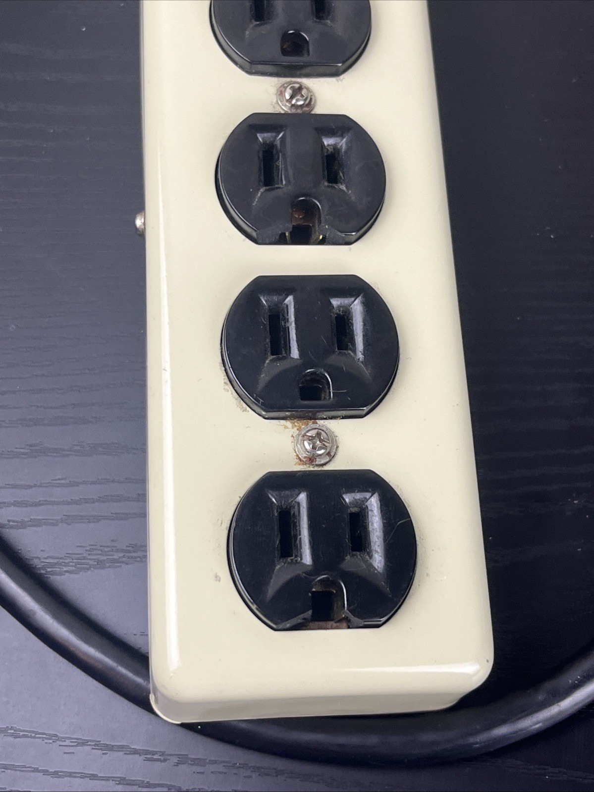 Woods Full Surge Suppressor #417 Power Strip Surge Protector