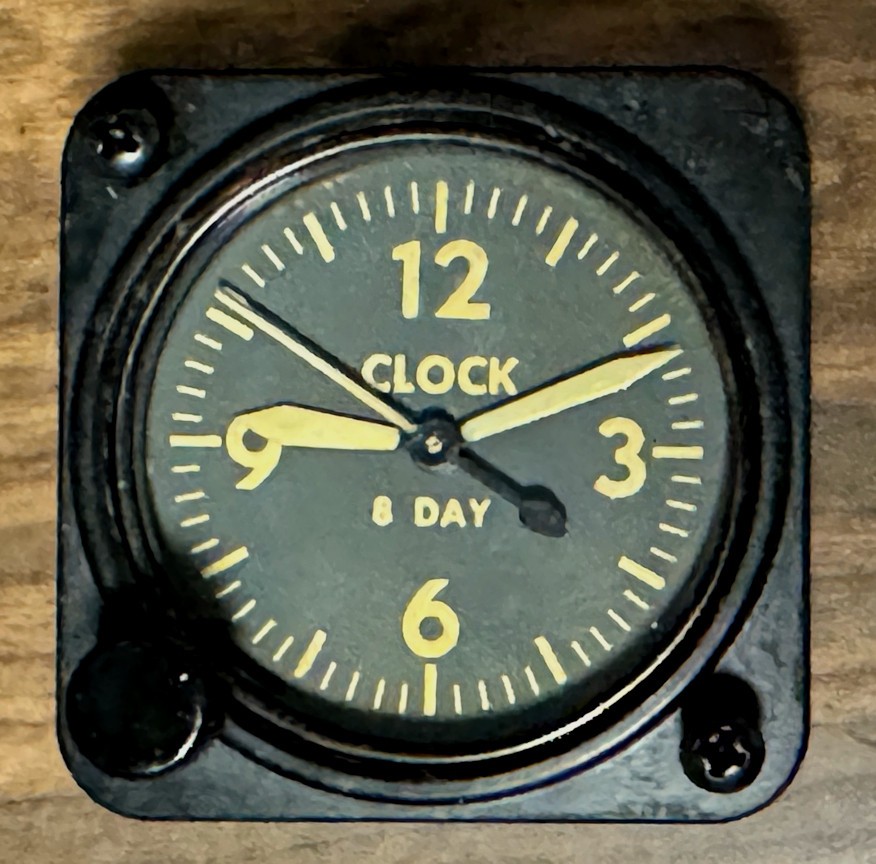 Elgin Grade 690 7 Jewel A-11 2 1/4 Inch Aircraft Clock Fluorescent Yellow Number