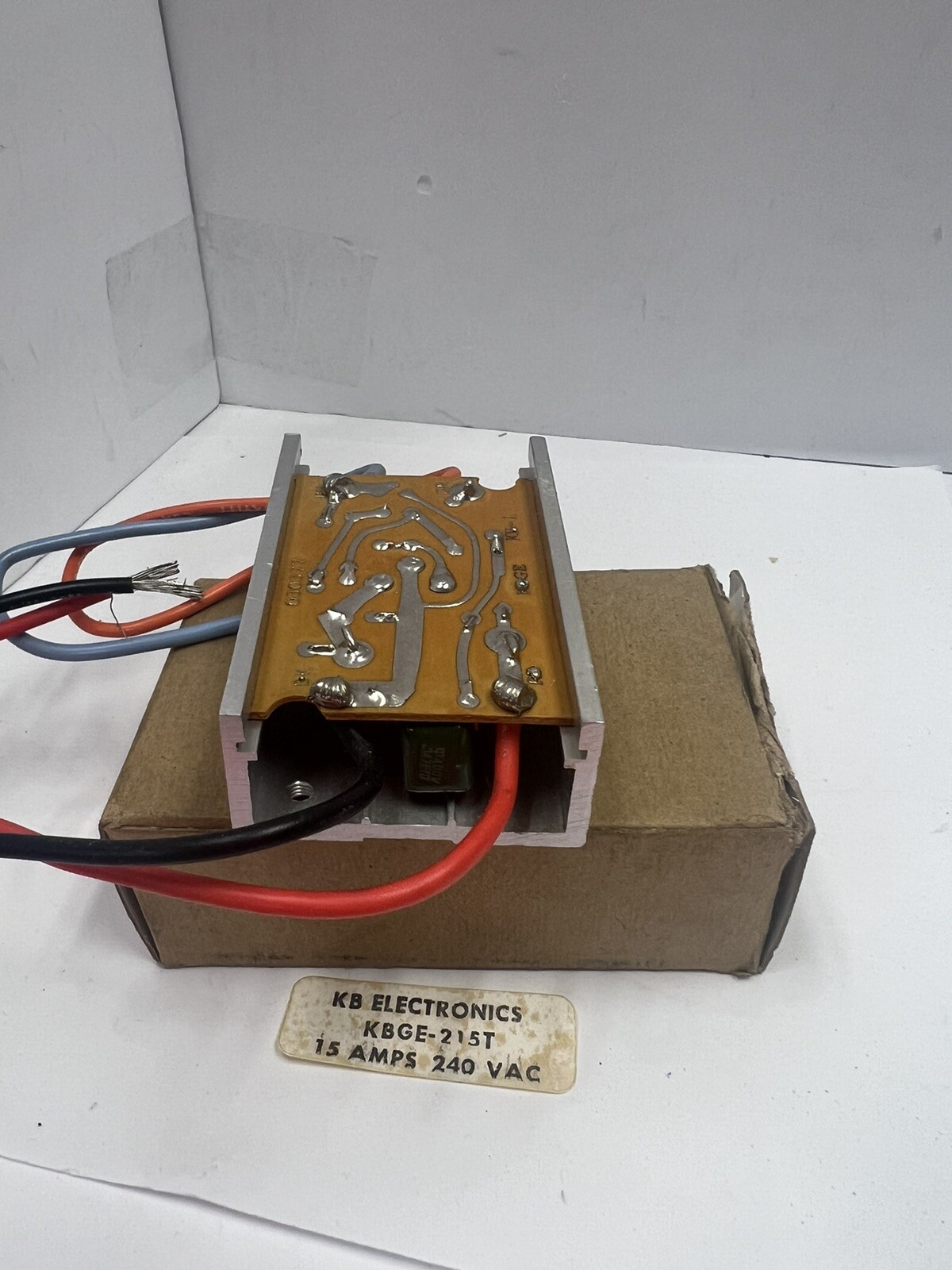 NEW Kb Electronics KBGE-215T 15 Amps 240 VAC