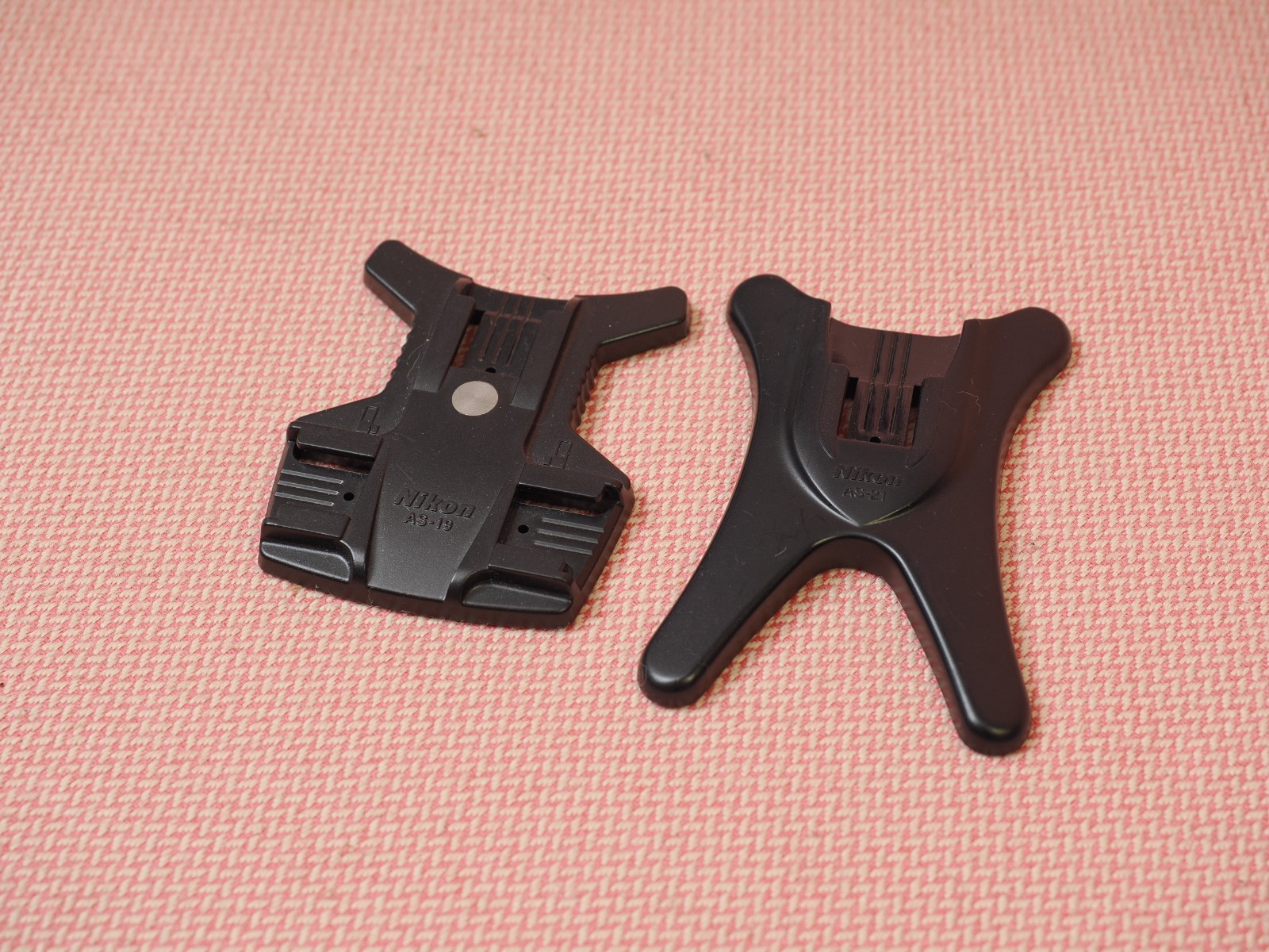Nikon AS-19 AS-21 Speedlight Stand 4763 for SB-800 SB-600 SB-700 SB-900 SB-26 28